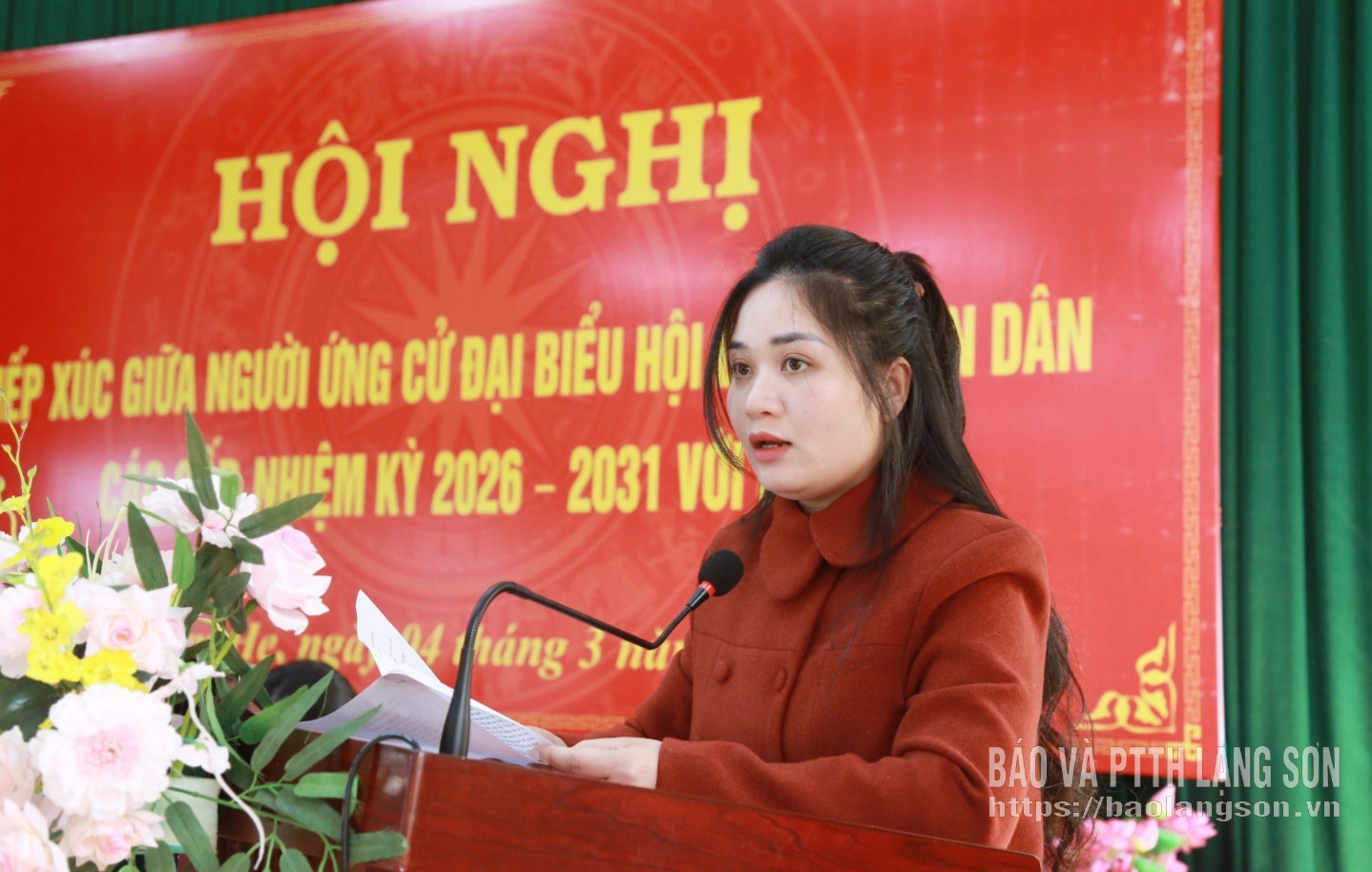 Bà Lài Thị Thảo, nhân viên Văn phòng Công ty Cổ phần Sản xuất và Thương mại Lạng Sơn trình bày chương trình hành động