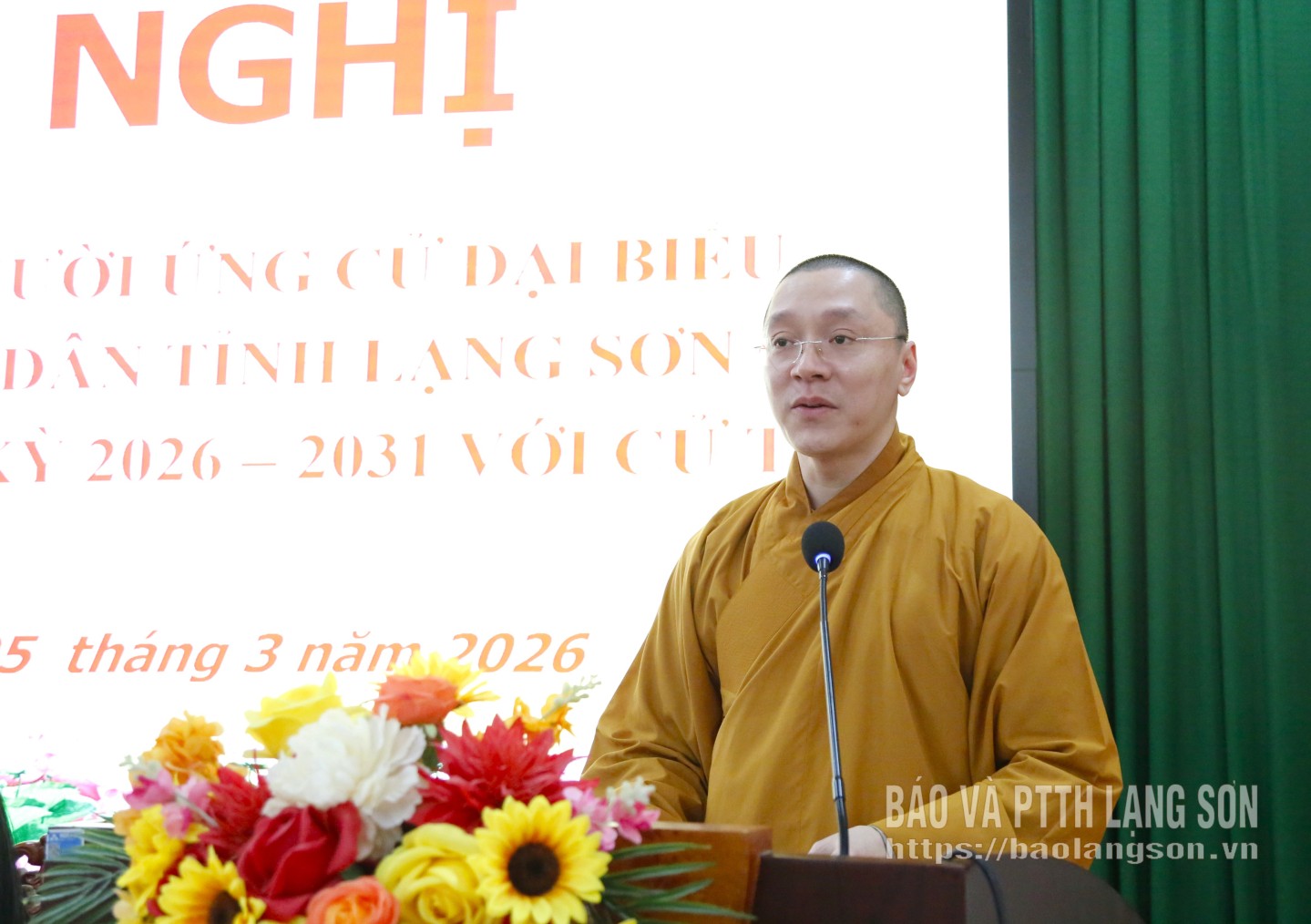 Đại đức Thích Bản Tiến, tu sĩ Phật giáo, Phó Ban - Chánh Thư ký Ban Trị sự Giáo hội Phật giáo Việt Nam tỉnh trình bày chương trình hành động 