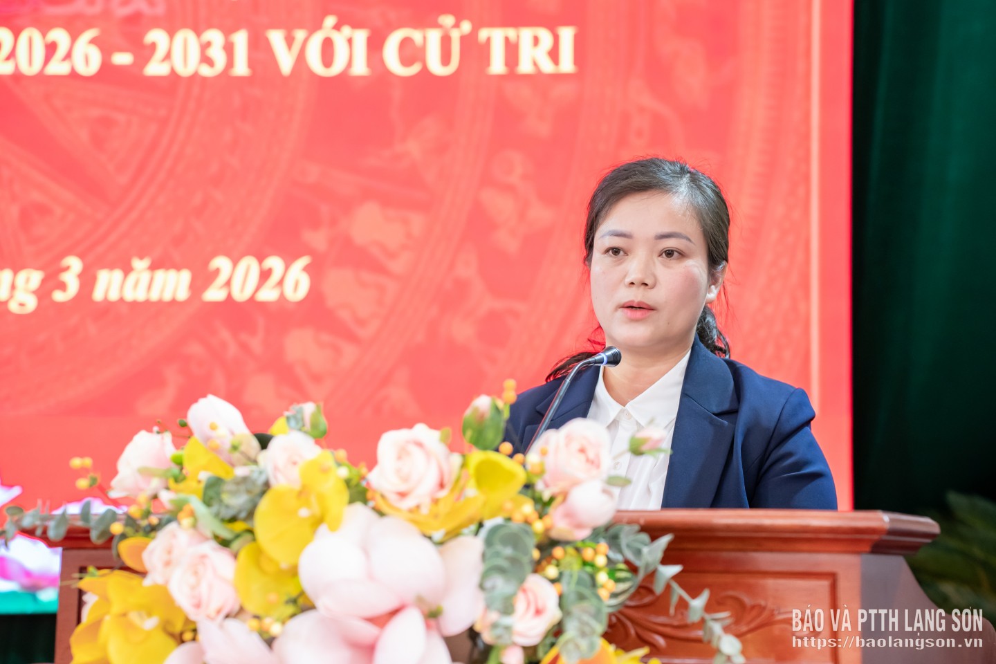 Bà Nguyễn Thị Lệ, công chức Đảng ủy xã Vạn Linh trình bày chương trình hành động