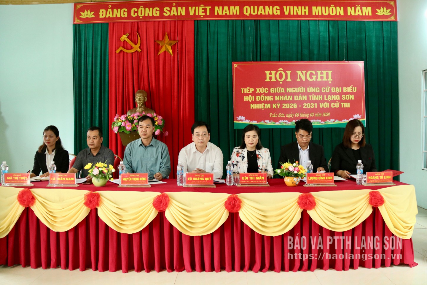 Các ứng cử viên đại biểu HĐND tỉnh tiếp xúc cử tri vận động bầu cử tại xã Tuấn Sơn