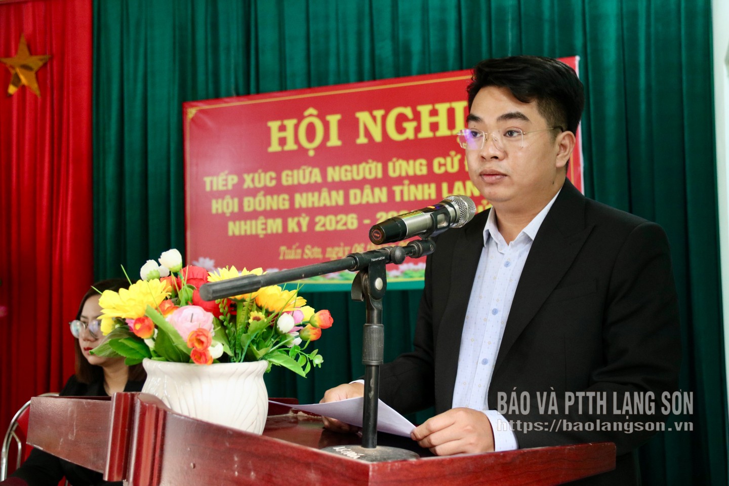 Ông Lương Đình Linh, Trưởng Phòng Công tác HĐND, Văn phòng Đoàn đại biểu Quốc hội và HĐND tỉnh trình bày chương trình hành động