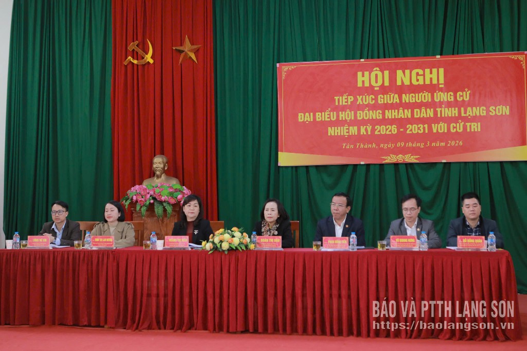 Các ứng cử viên tiếp xúc cử tri, vận động bầu cử tại xã Tân Thành