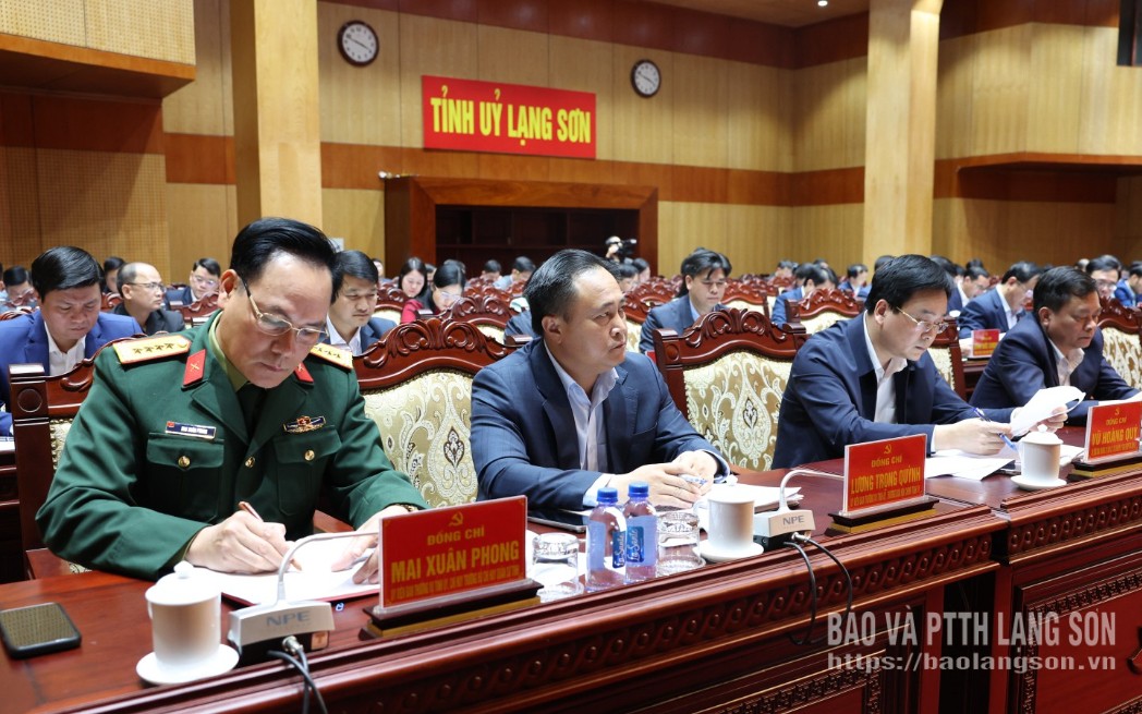 Các đại biểu dự hội nghị