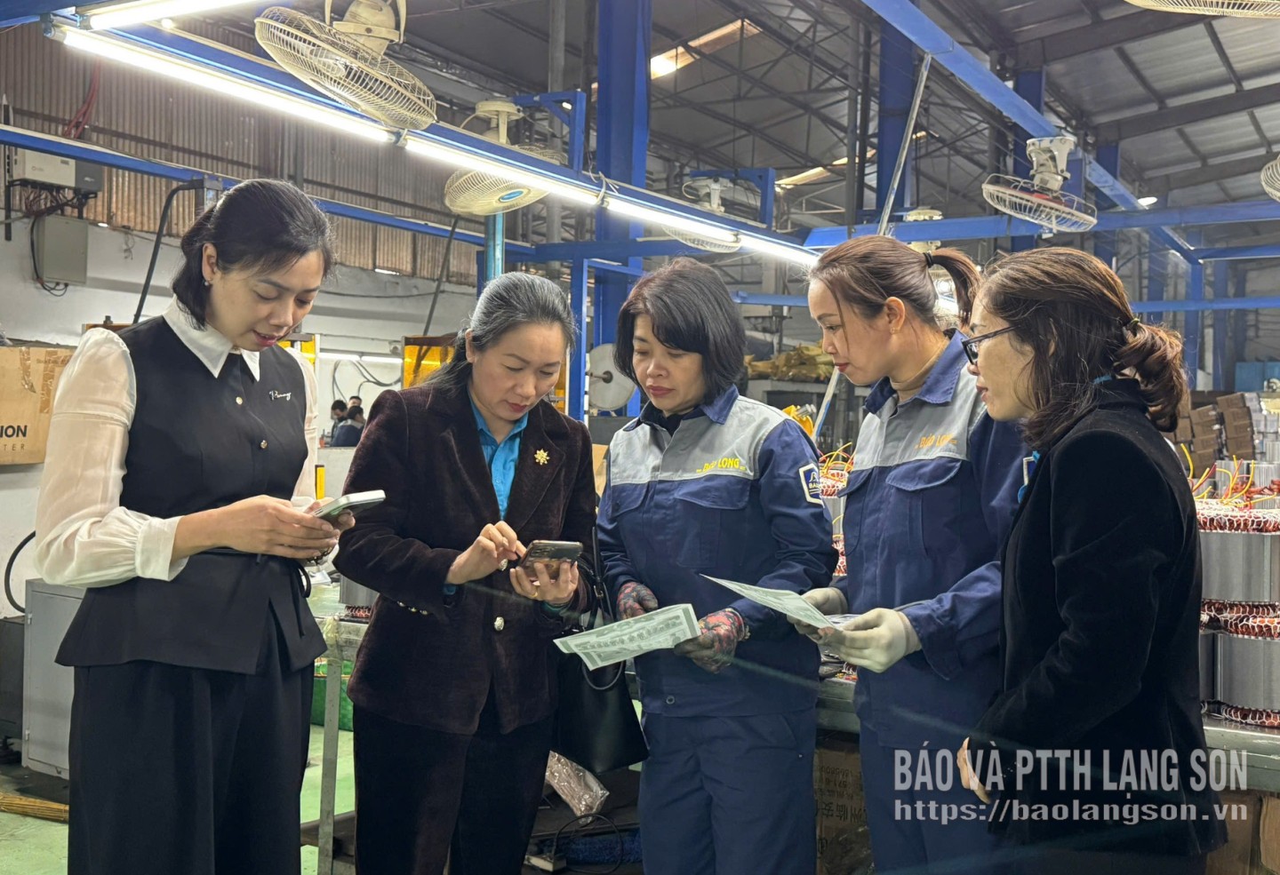 Lãnh đạo Liên đoàn Lao động tỉnh tuyên truyền Luật Công đoàn cho đoàn viên, lao động Công ty TNHH Bảo Long
