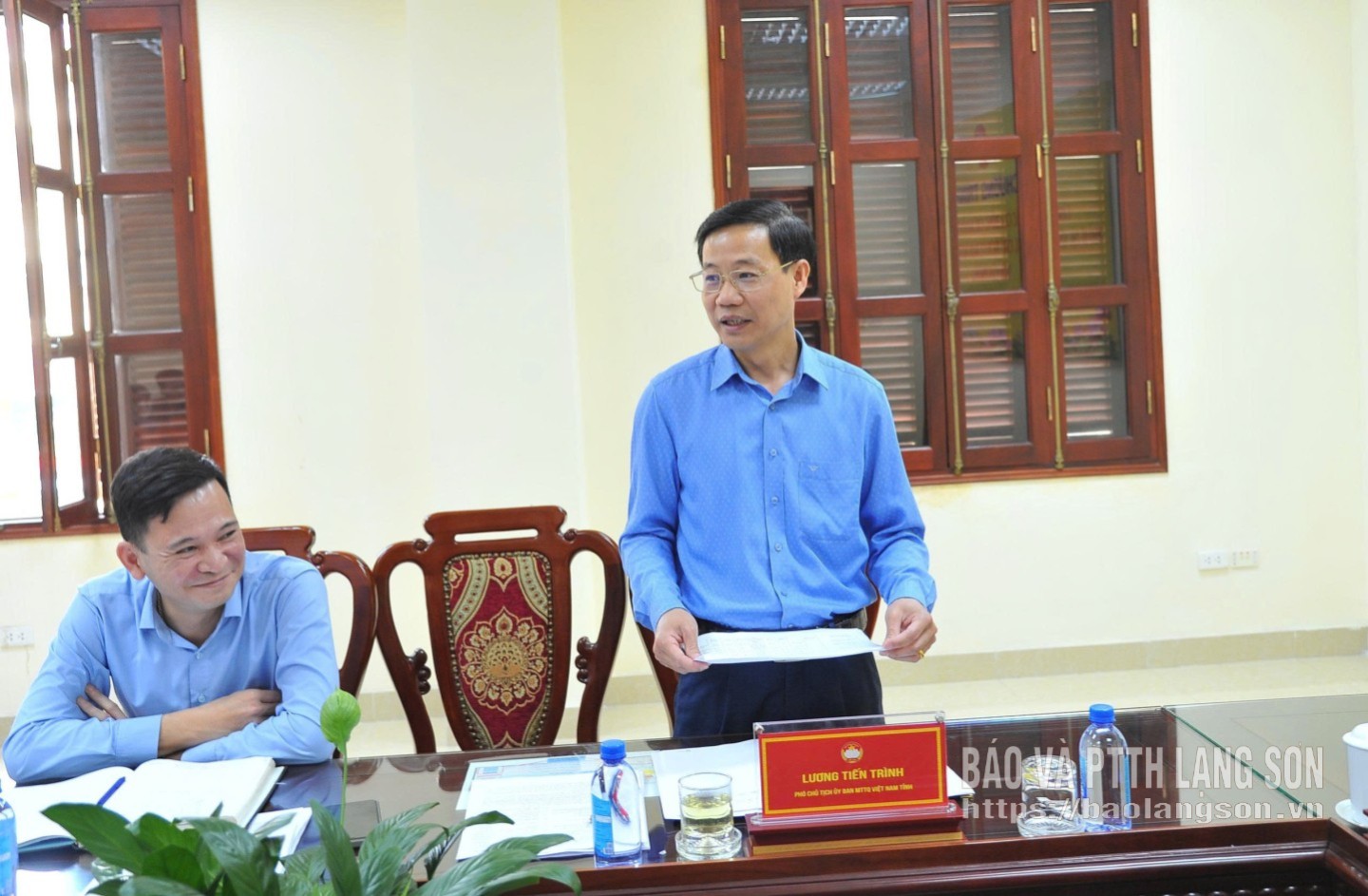 Đồng chí Lương Tiến Trình, Phó Chủ tịch Ủy ban MTTQ Việt Nam tỉnh kiêm Trưởng Ban Tuyên giáo và Công tác xã hội phát biểu ý kiến tại buổi làm việc