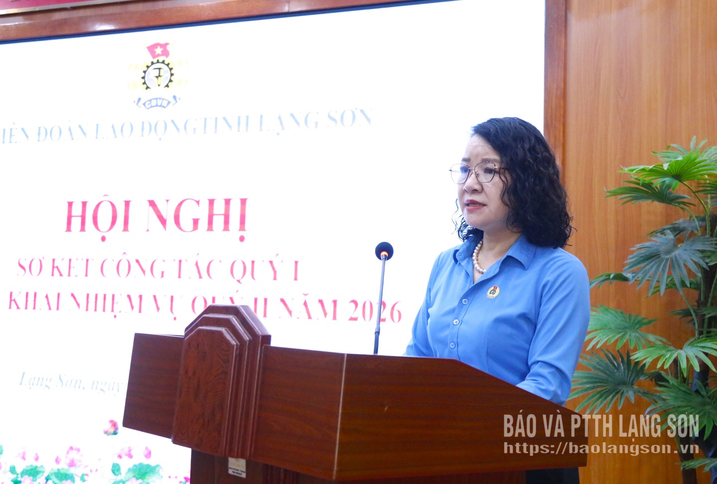 Lãnh đạo Ủy ban MTTQ Việt Nam tỉnh, Liên đoàn Lao động tỉnh phát biểu tại hội nghị