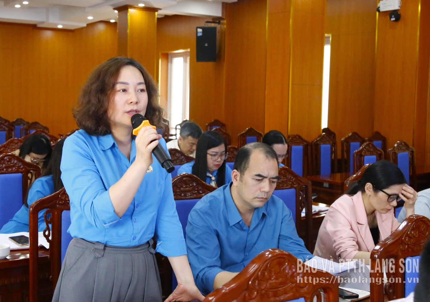 Đại biểu phát biểu ý kiến tại hội nghị