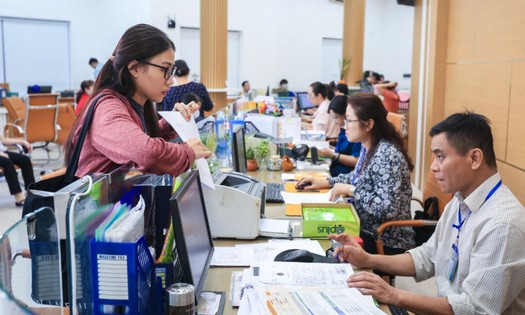 K&yacute; hợp đồng sau nghỉ tinh giản, c&oacute; được trợ cấp nữa kh&ocirc;ng?