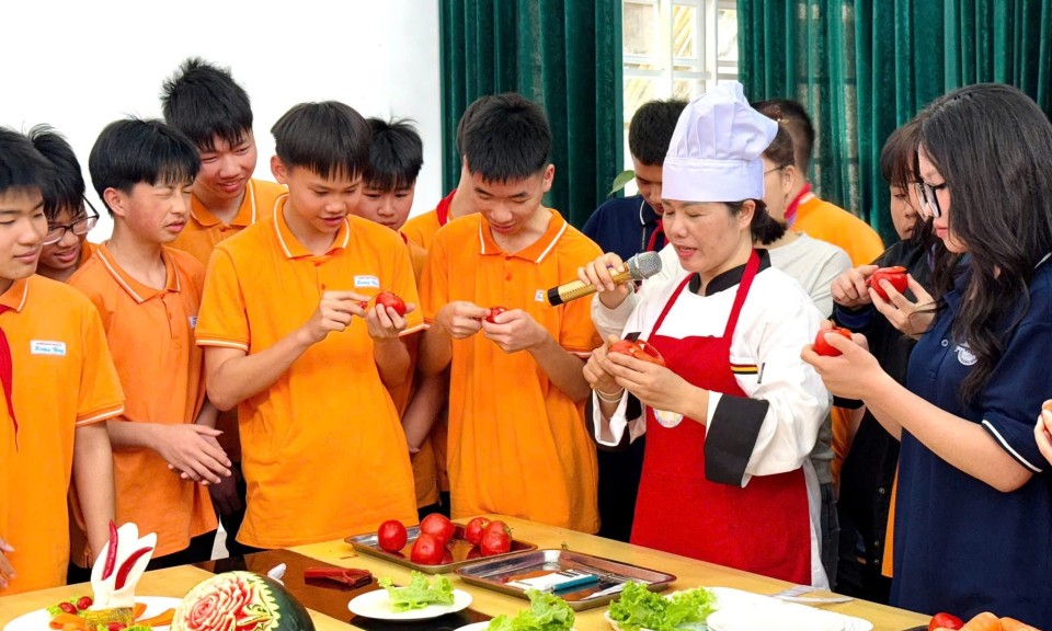 Gắn kết gi&aacute;o dục nghề nghiệp với thị trường lao động