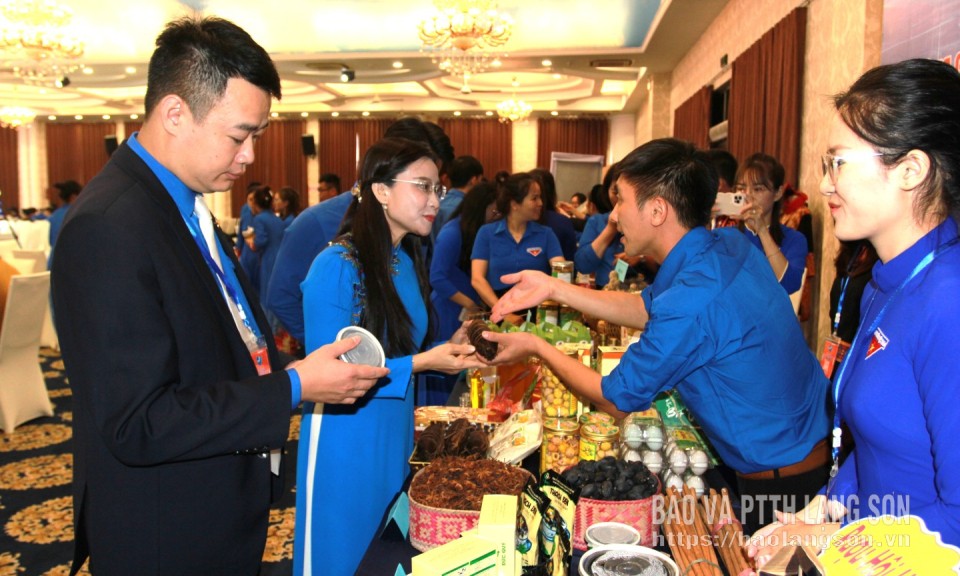 Thanh ni&ecirc;n khởi nghiệp