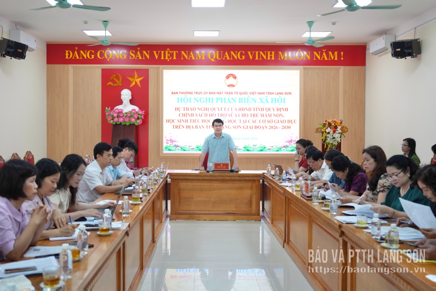 Lãnh đạo Ủy ban MTTQ Việt Nam tỉnh phát biểu khai mạc hội nghị