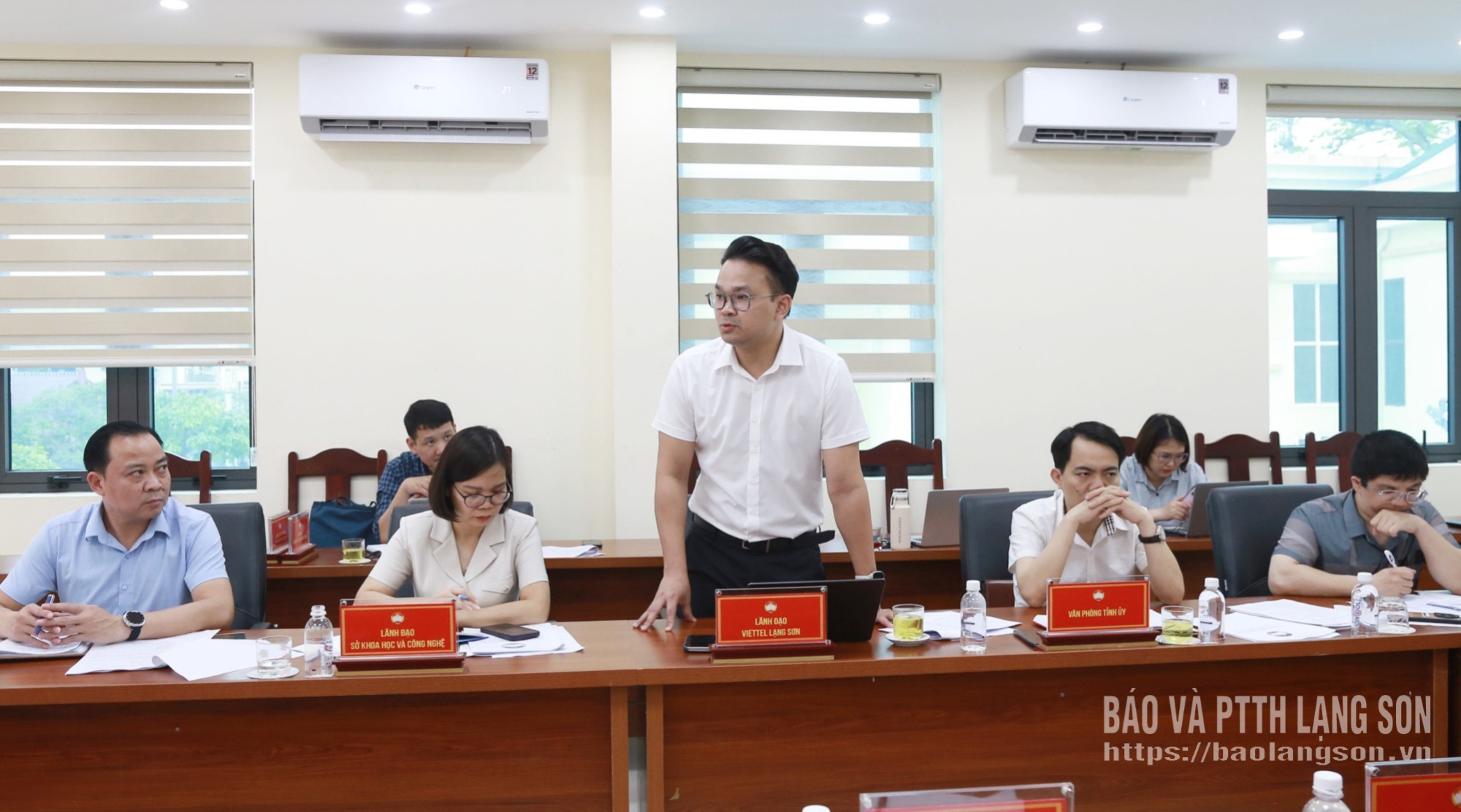 Đại diện Viettel Lạng Sơn phát biểu ý kiến tại hội nghị