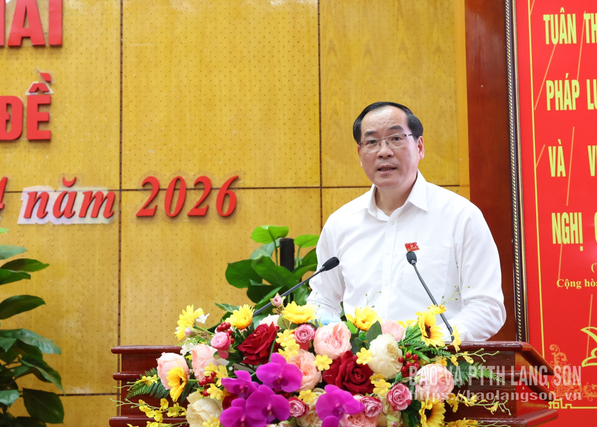 Đồng chí Dương Xuân Huyên, Ủy viên Ban Thường vụ Tỉnh ủy, Phó Chủ tịch Thường trực HĐND tỉnh trình bày dự thảo quy chế phối hợp