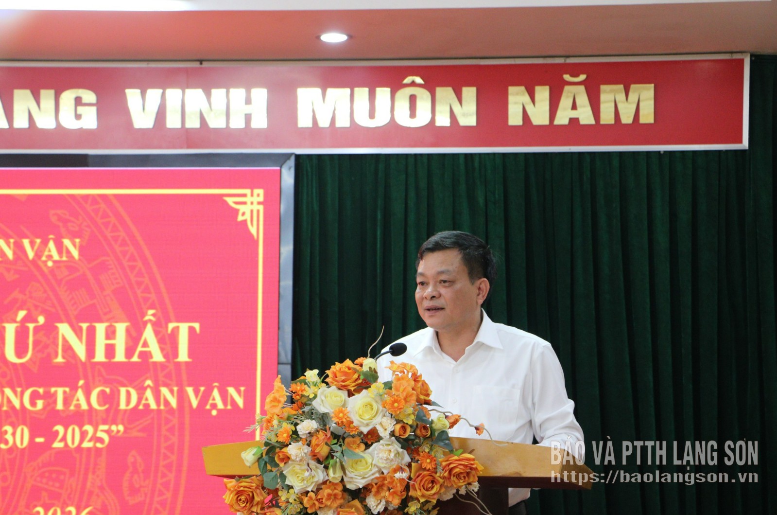 Đồng chí Nguyễn Quốc Khánh, Ủy viên Ban Thường vụ Tỉnh ủy, Trưởng Ban Tuyên giáo và Dân vận Tỉnh ủy phát biểu tại hội thảo