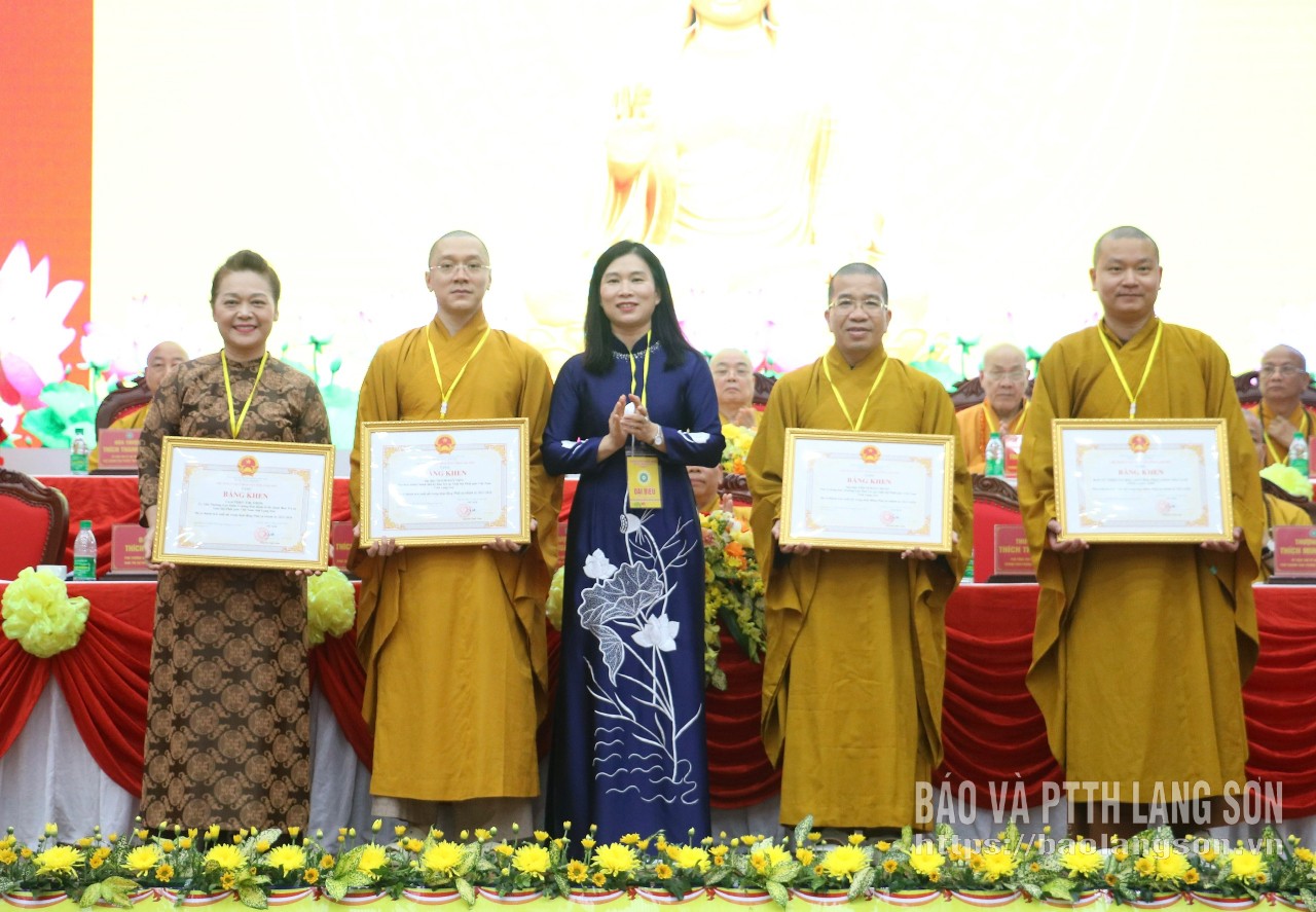 Các tập thể, cá nhân được nhận Bằng khen của Chủ tịch UBND tỉnh