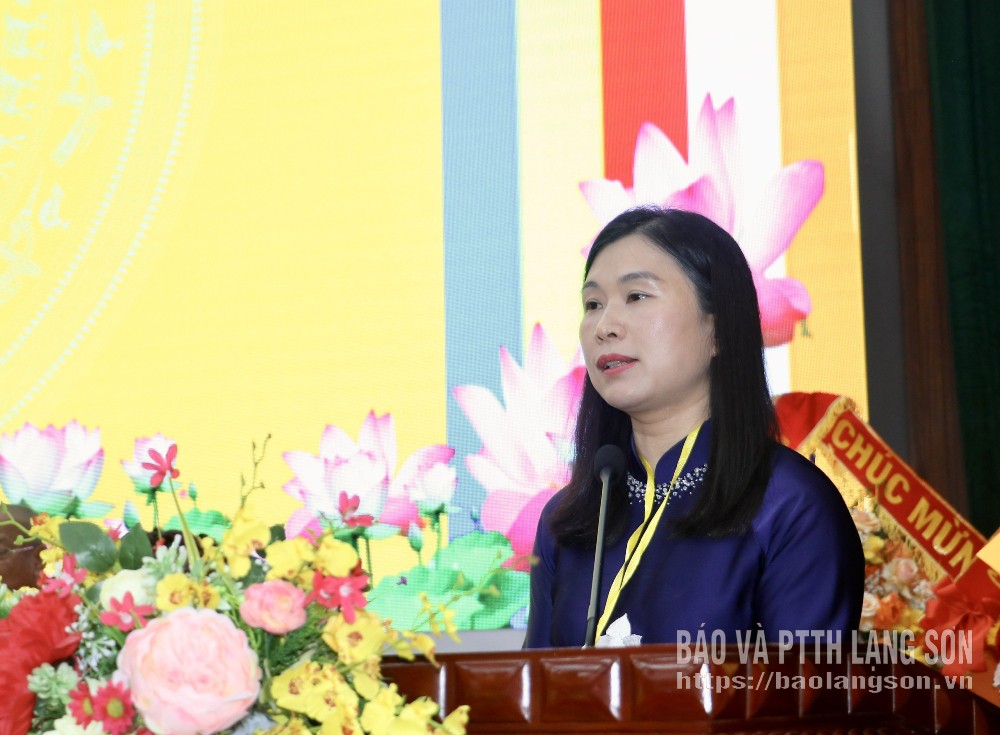 Đồng chí Trần Thanh Nhàn, Phó Chủ tịch UBND tỉnh phát biểu tại đại hội