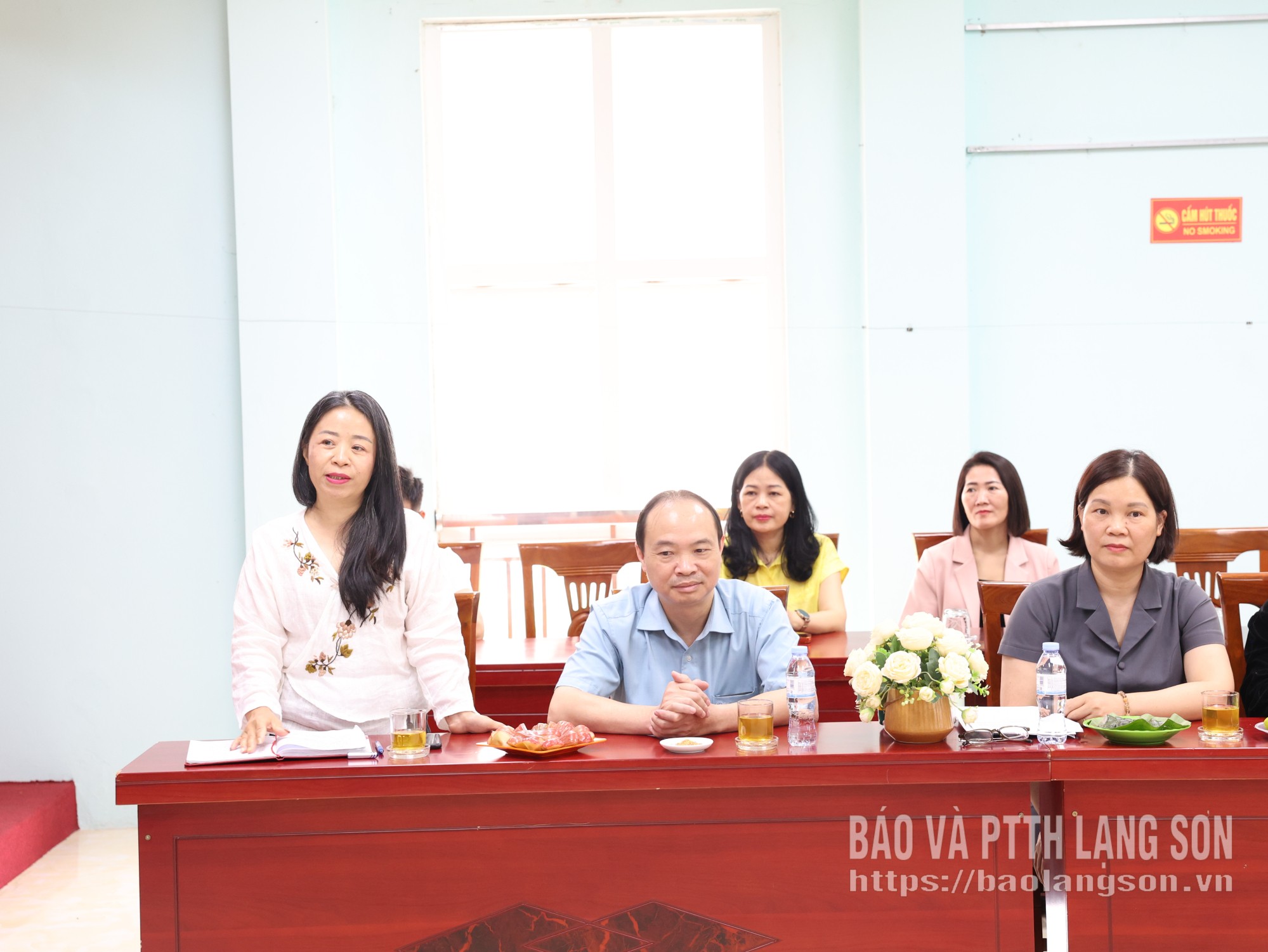 Đồng chí Lãnh đạo Hội VHNT và Nhà báo tỉnh Lạng Sơn thông tin về tình hình hoạt động của hội thời gian qua