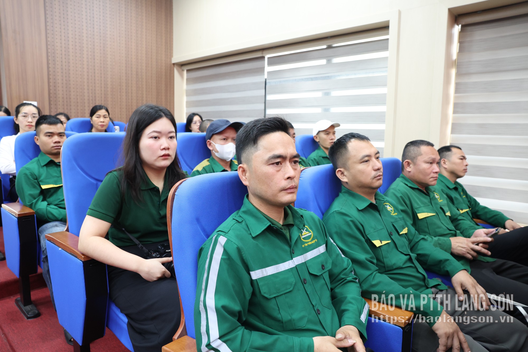 Công nhân tham dự lễ phát động