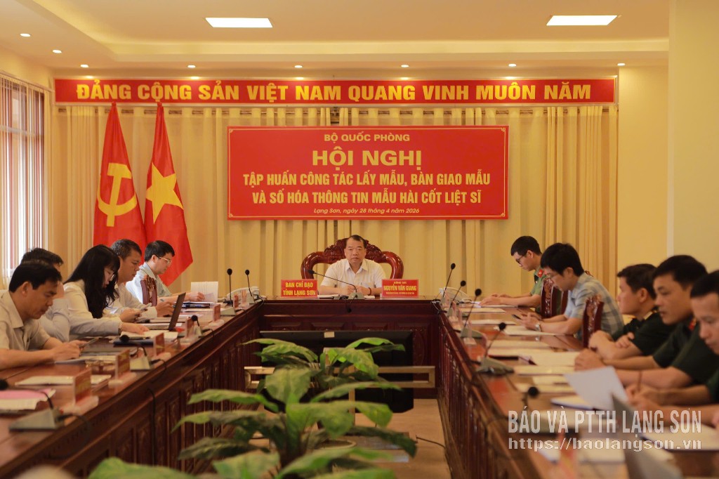 Các đại biểu dự hội nghị tập huấn