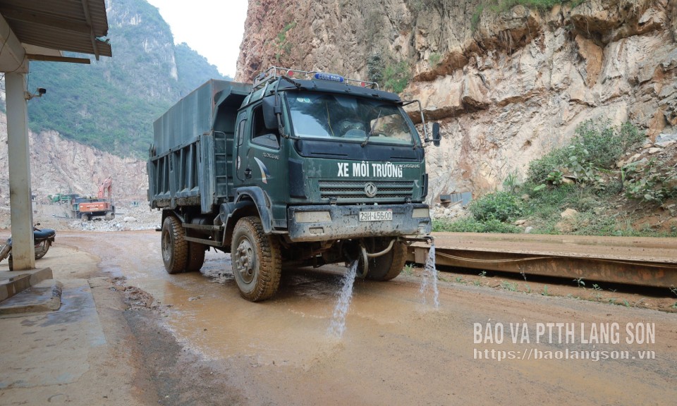 Thiện Tân: Để đá không còn ô nhiễm - Báo và Phát thanh, Truyền hình Lạng Sơn