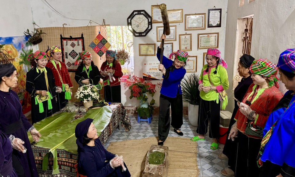 Th&iacute; điểm Tour trải nghiệm l&agrave;ng l&agrave;m b&aacute;nh ngải Mai Pha