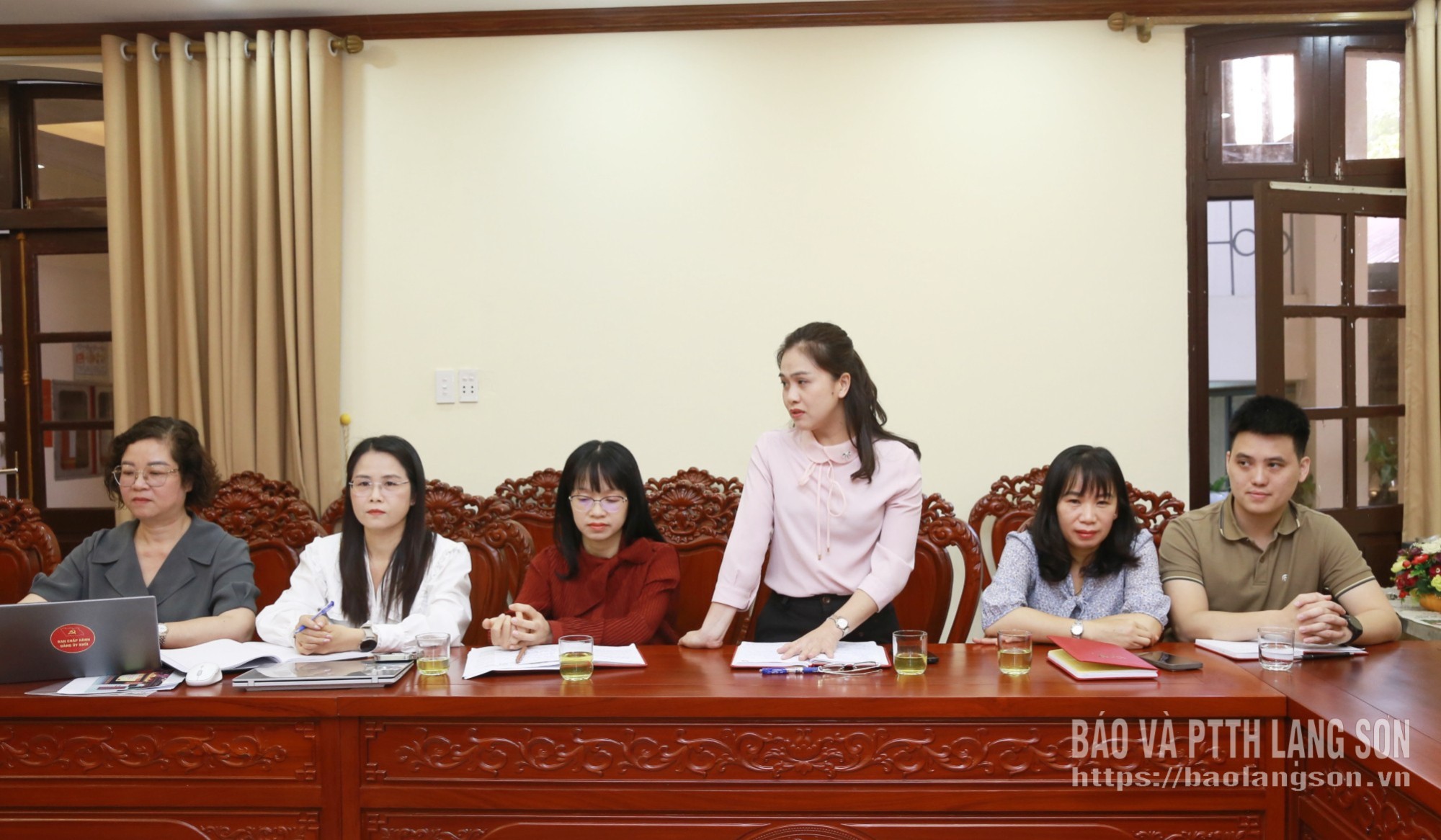 Đại biểu thảo luận, đề xuất kiến nghị tại buổi làm việc