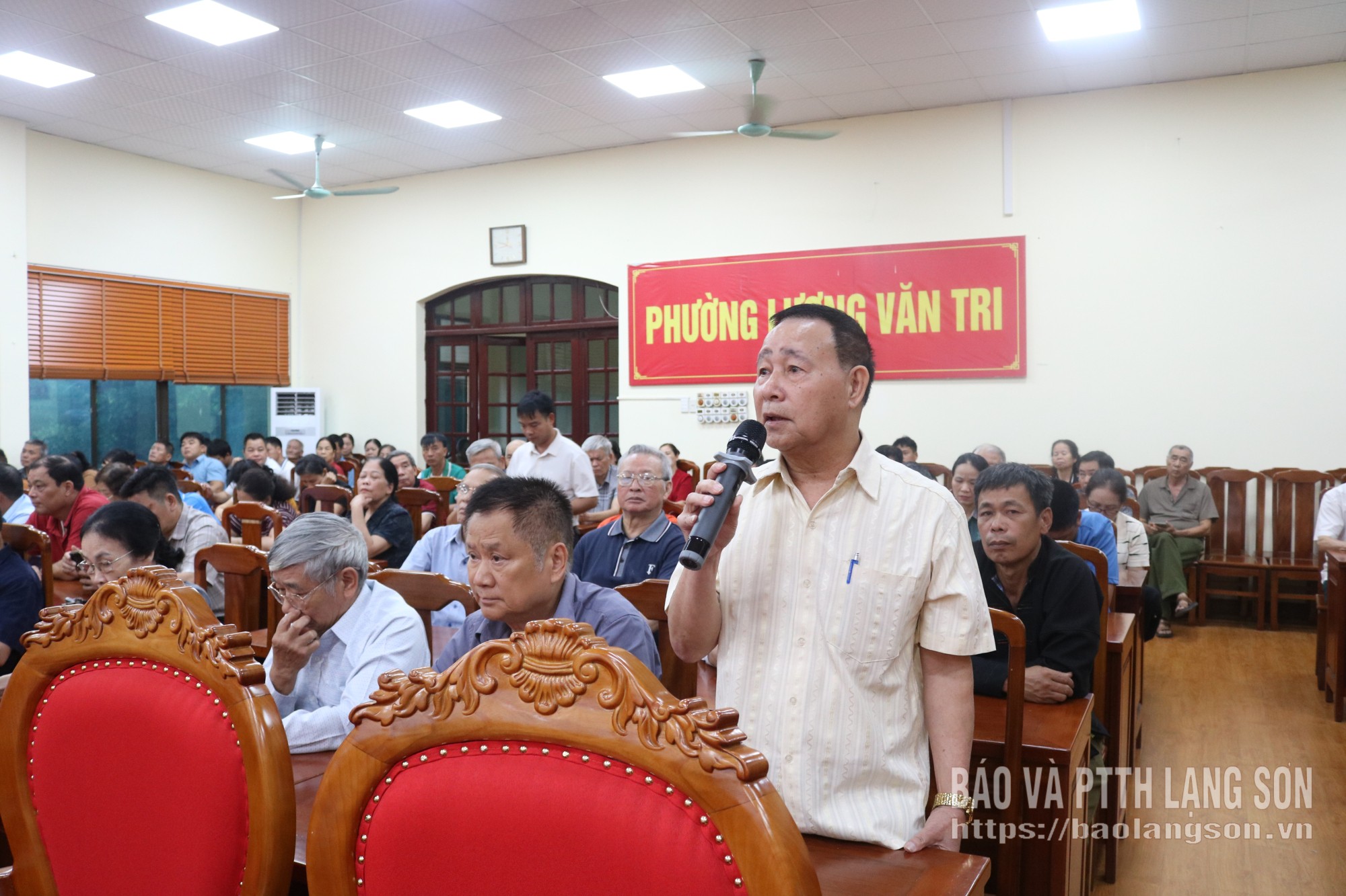 Đại biểu phát biểu ý kiến tại hội nghị
