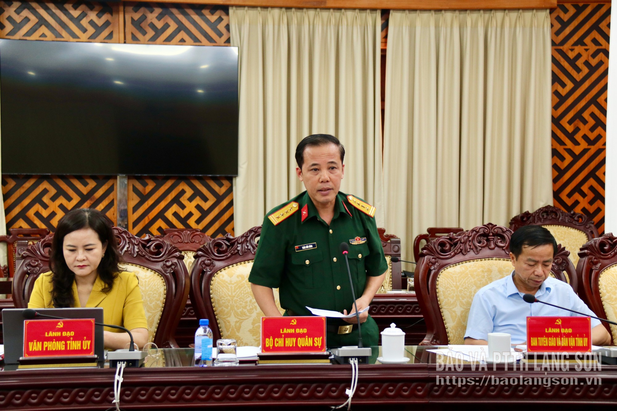 Lãnh đạo Bộ Chỉ huy Quân sự tỉnh phát biểu tại buổi làm việc