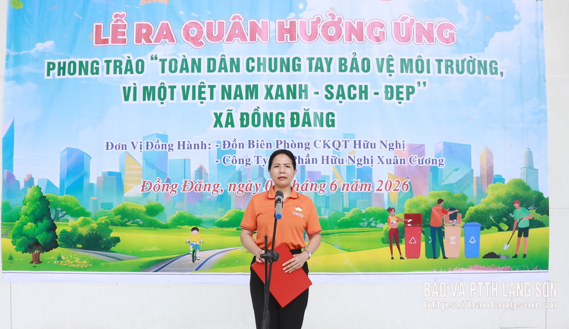 Lãnh đạo Ủy ban MTTQ Việt Nam xã Đồng Đăng phát biểu tại lễ ra quân