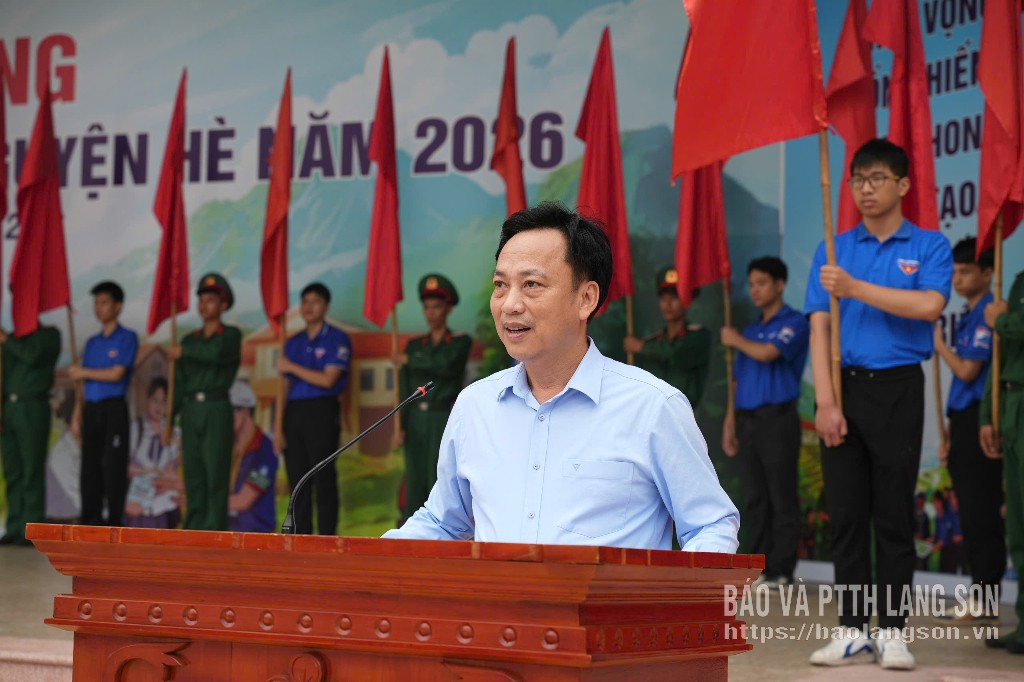 Đồng chí Lại Xuân Lâm, Phó Bí thư Đảng uỷ Chính phủ phát biểu tại lễ phát động