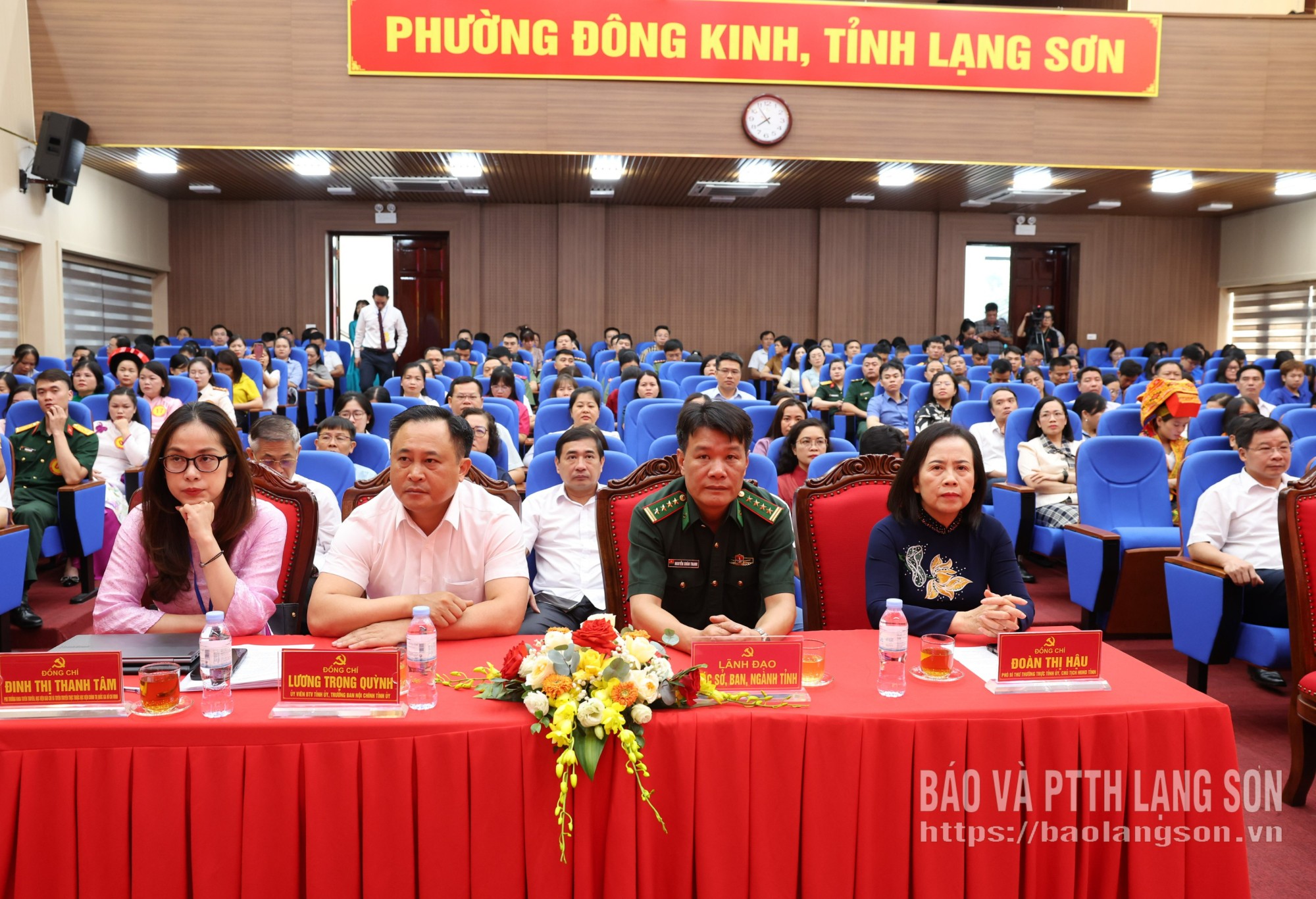 Các đại biểu dự khai mạc hội thi