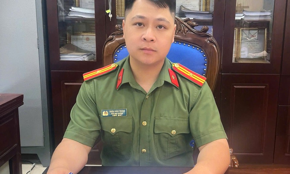 Những b&ocirc;ng hoa nh&acirc;n &aacute;i