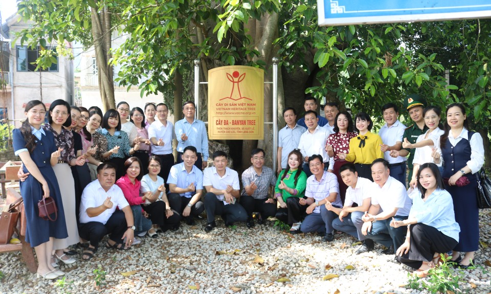Chi bộ Ban Tuy&ecirc;n gi&aacute;o v&agrave; D&acirc;n vận Tỉnh ủy sinh hoạt chuy&ecirc;n đề tại Khu Du k&iacute;ch Ba Sơn