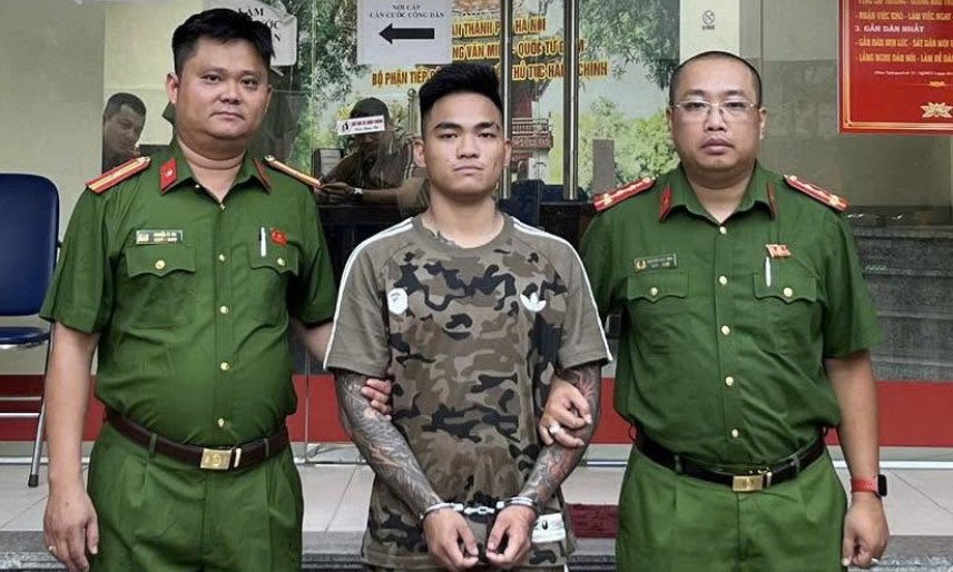 Bắt giữ kẻ d&ugrave;ng điếu c&agrave;y tấn c&ocirc;ng người tr&ecirc;n phố L&ecirc; Duẩn ở H&agrave; Nội