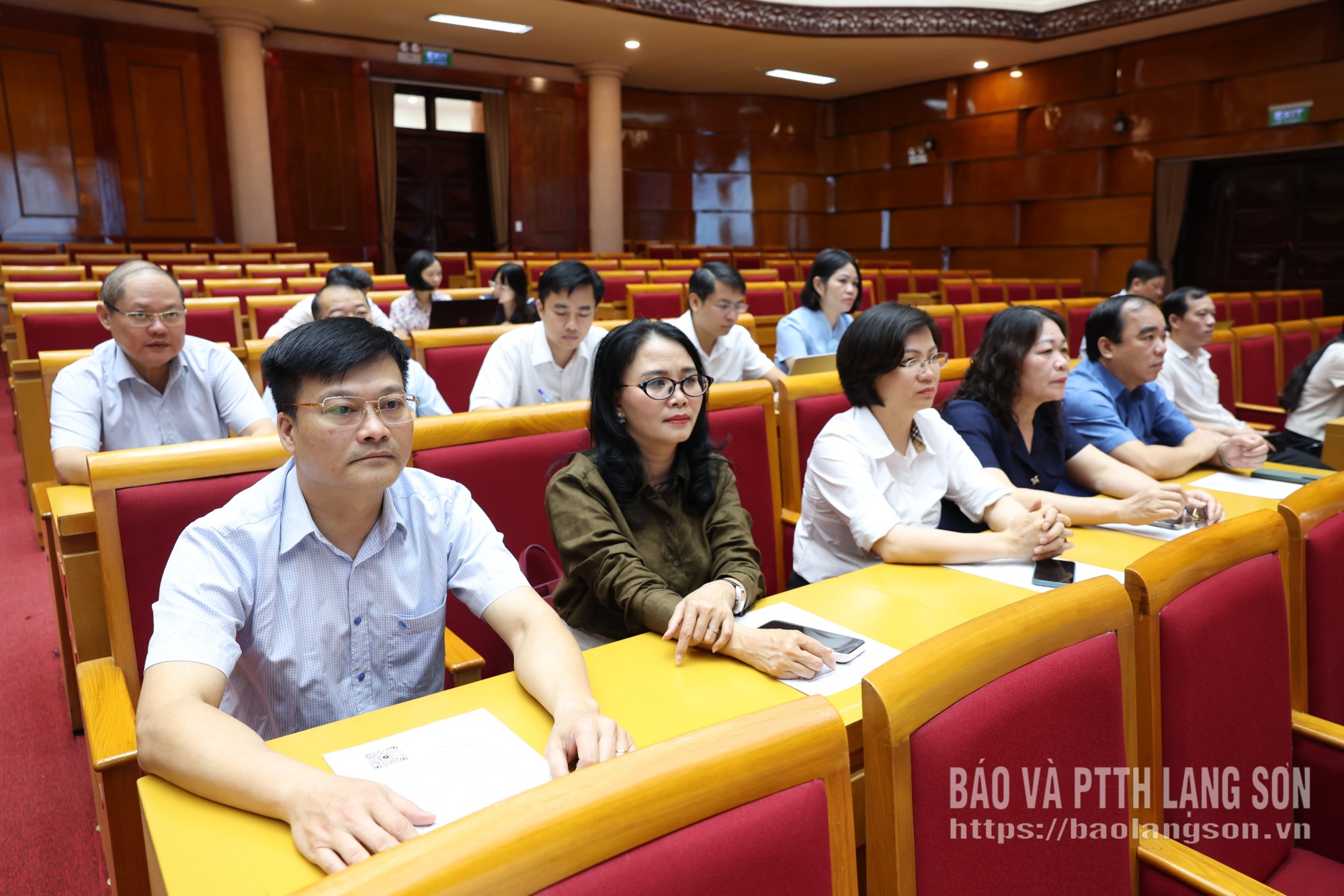 Các đại biểu dự hội nghị