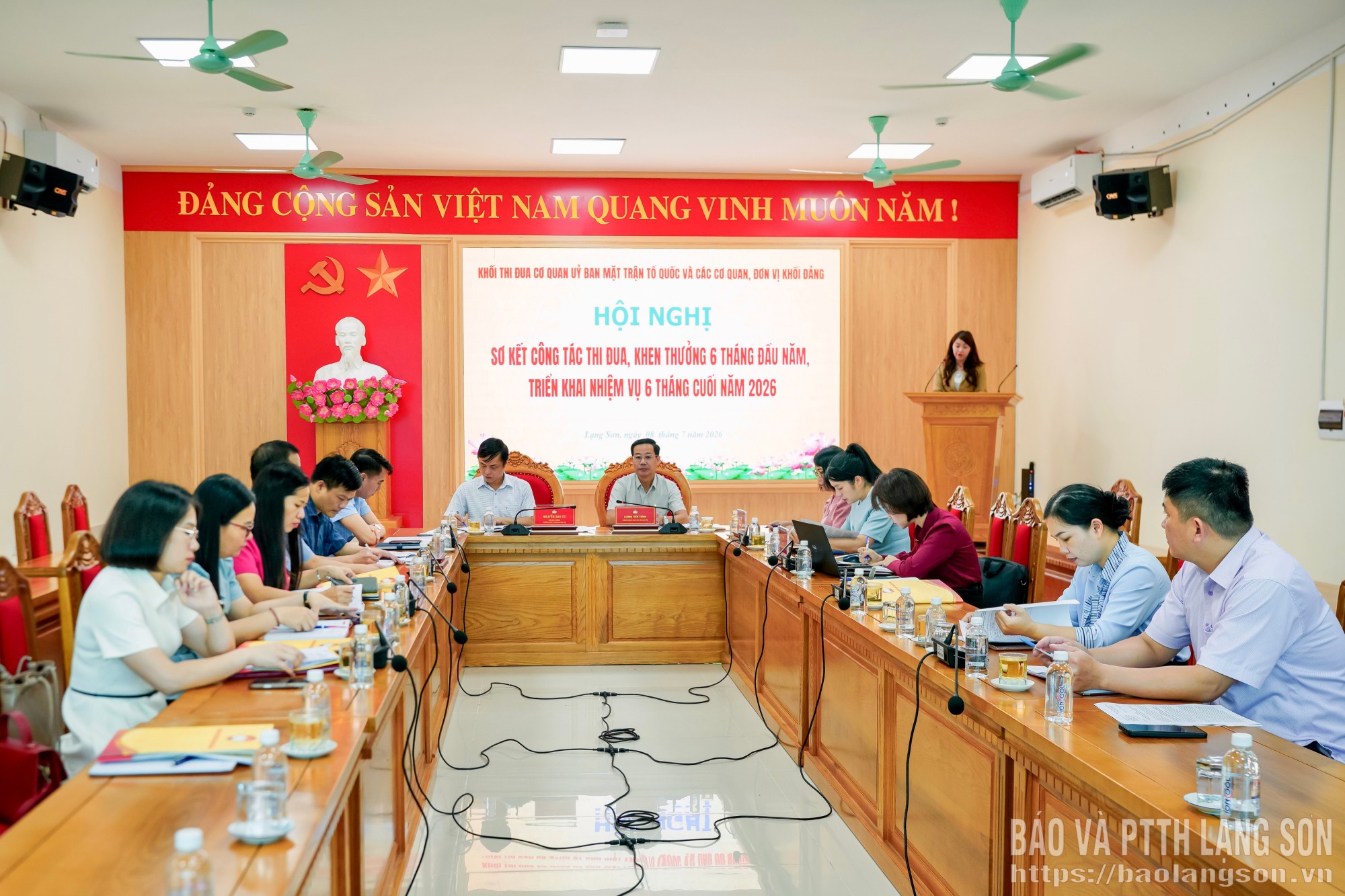Các đại biểu dự hội nghị