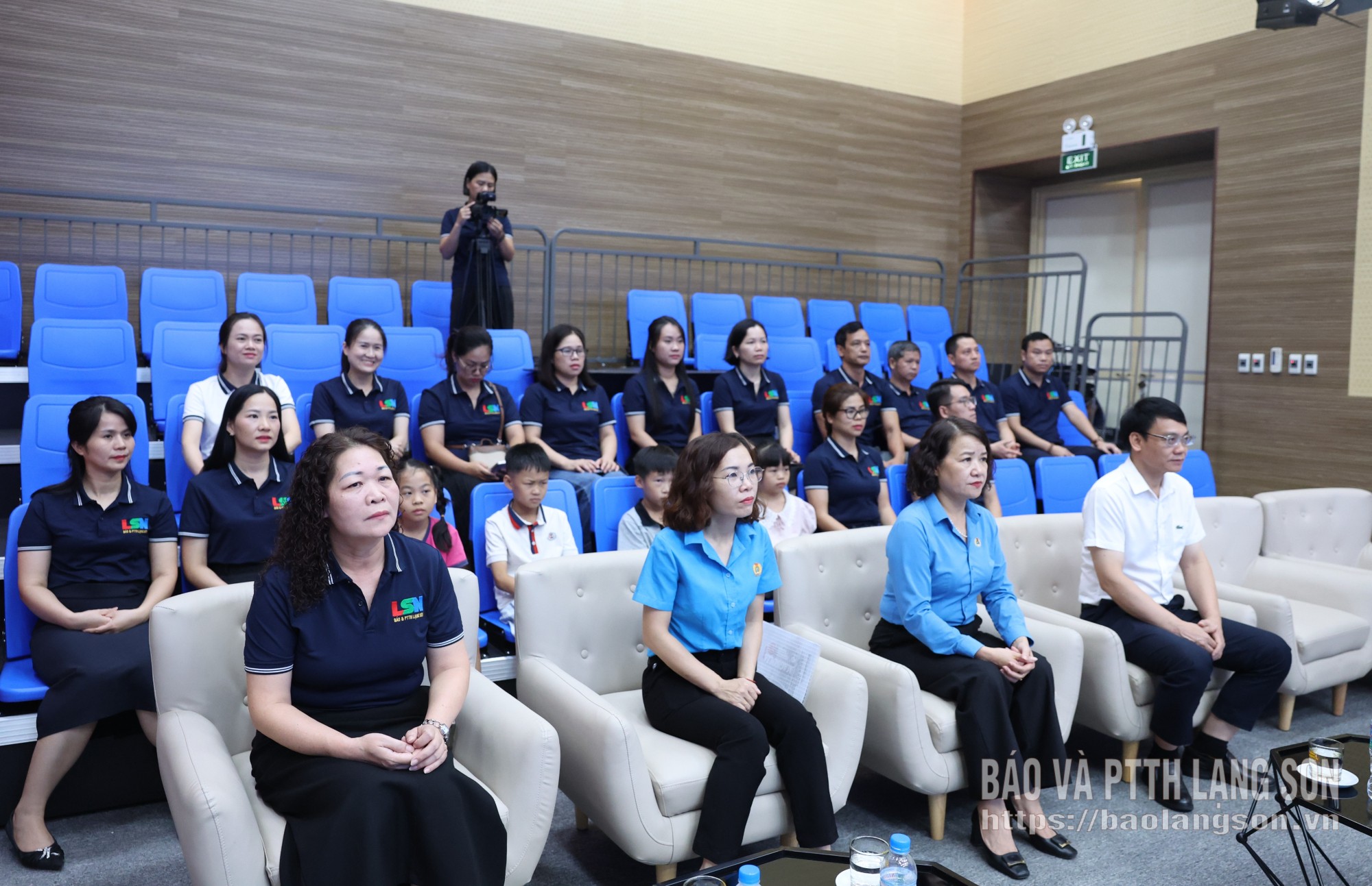 Các đại biểu dự chương trình