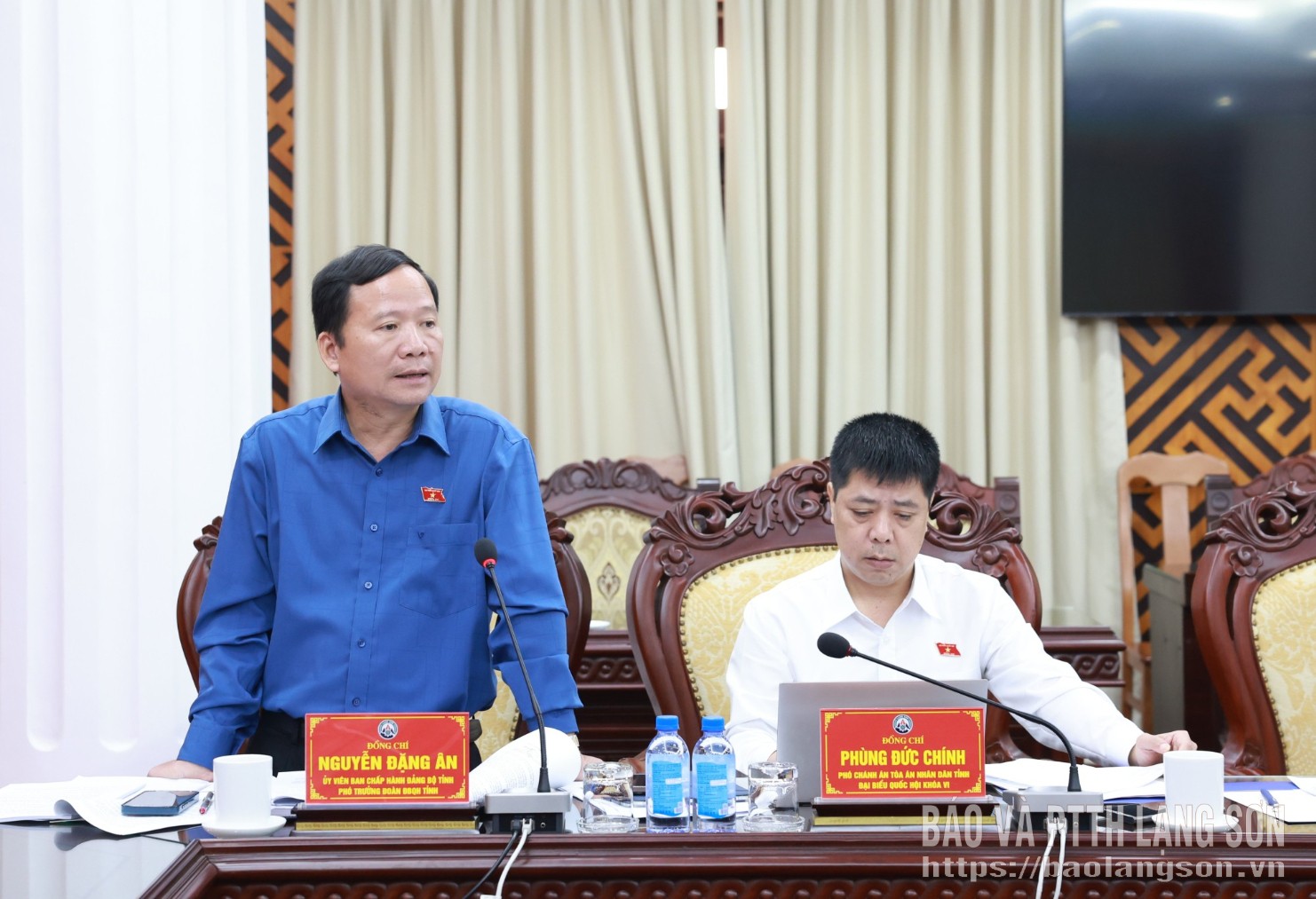 Đồng chí Phó Trưởng đoàn chuyên trách Đoàn ĐBQH tỉnh nêu một số nội dung quan tâm
