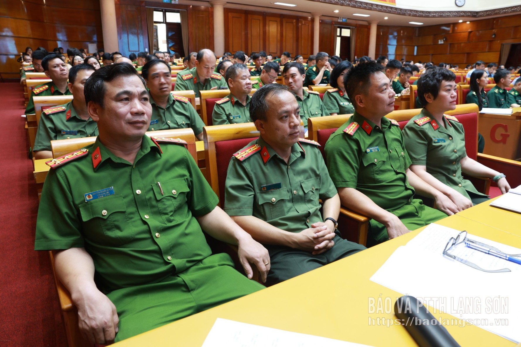 Các đại biểu tham dự hội nghị tại điểm cầu Trung tâm hội nghị tỉnh