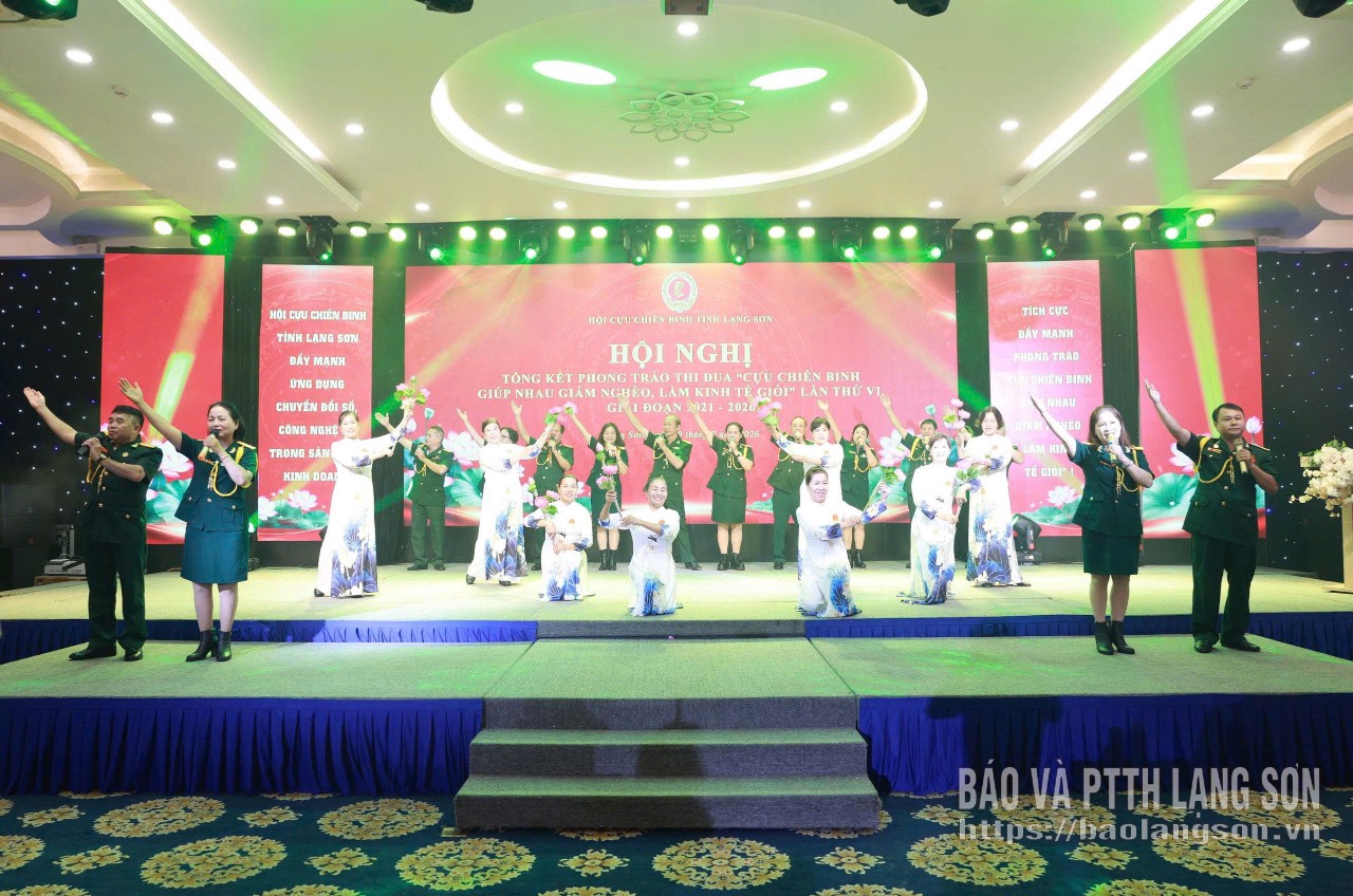 Tiết mục văn nghệ do hội viên CCB biểu diễn