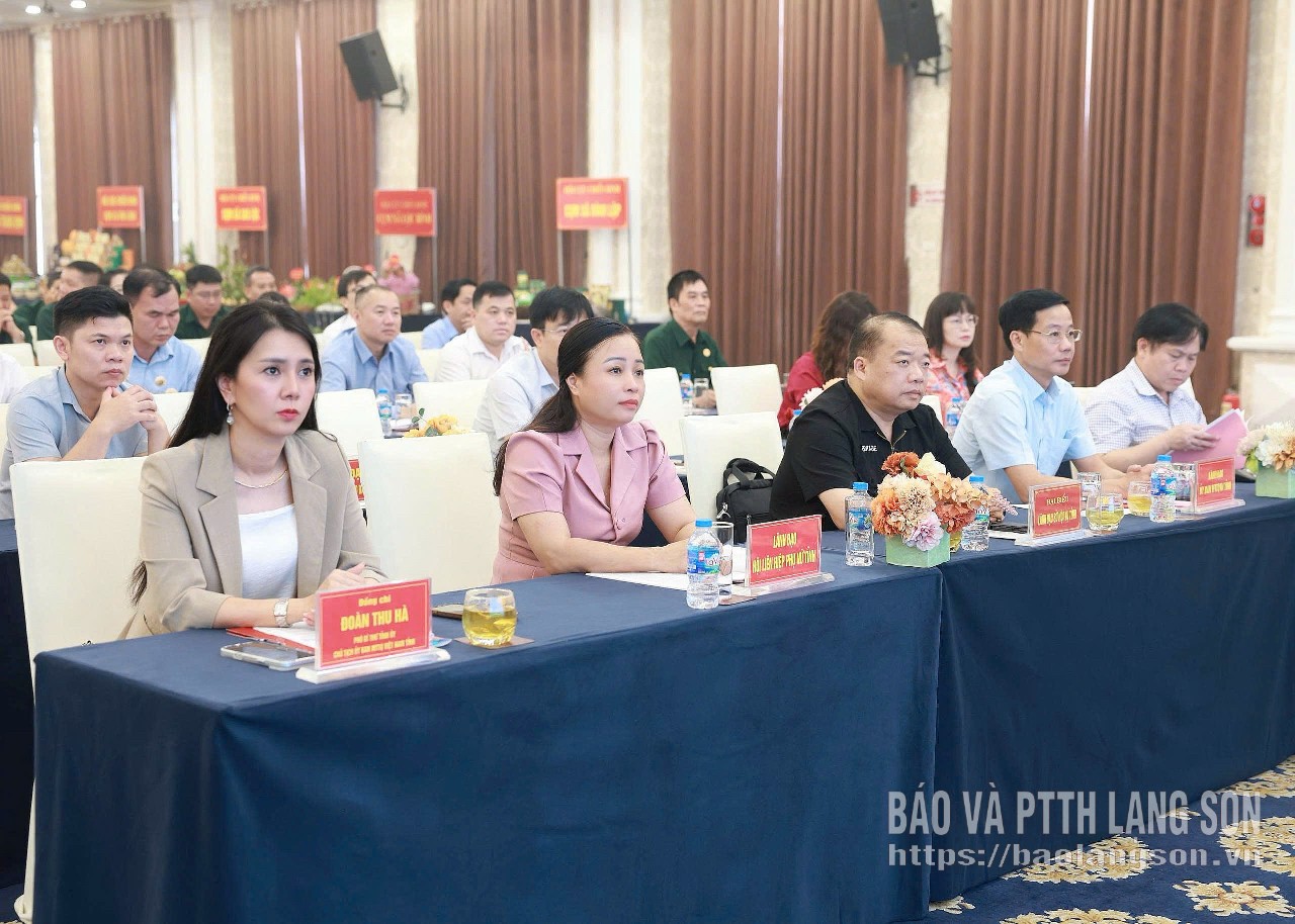 Các đại biểu dự hội nghị