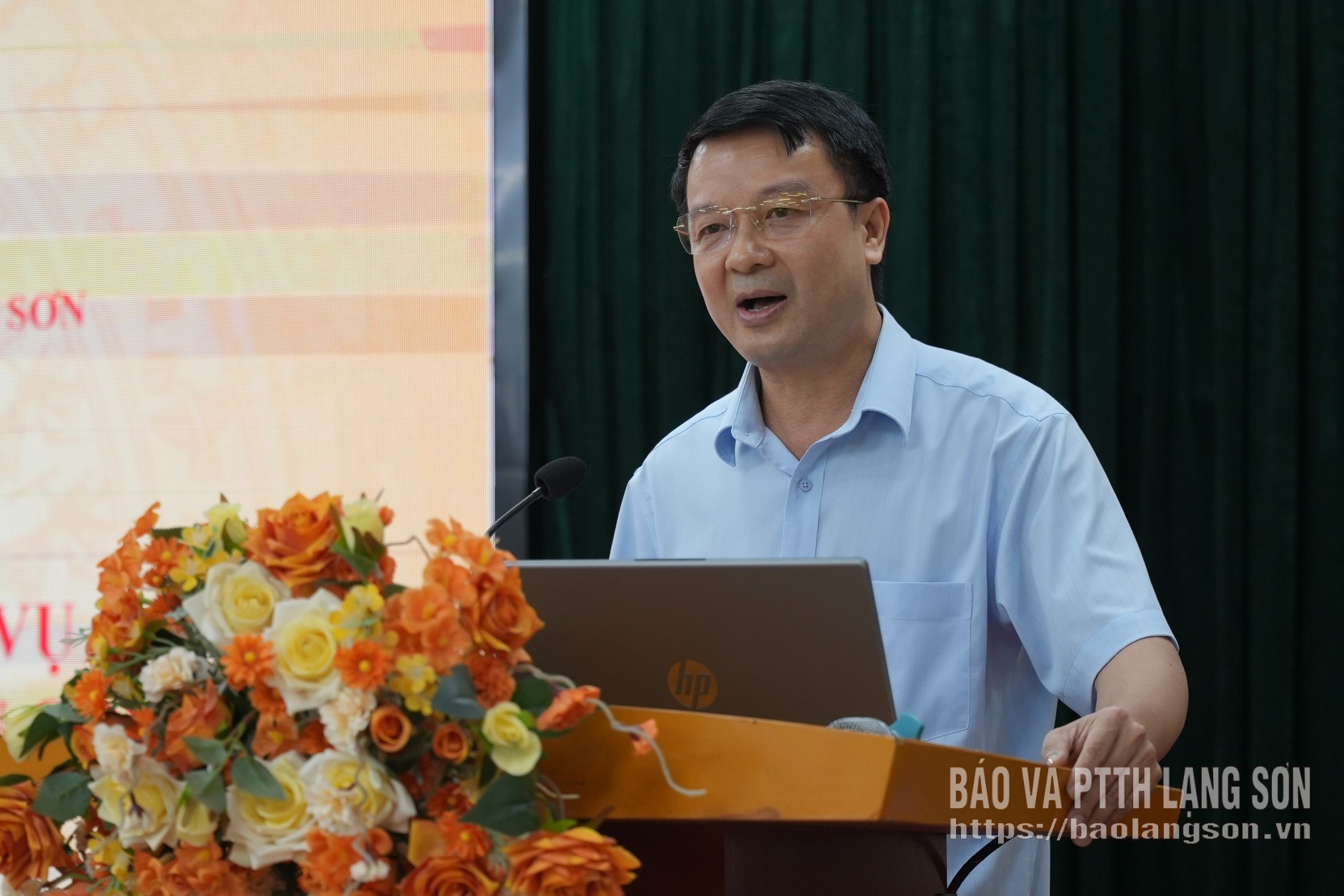 Lãnh đạo Ủy ban MTTQ Việt Nam tỉnh phát biểu tại hội nghị