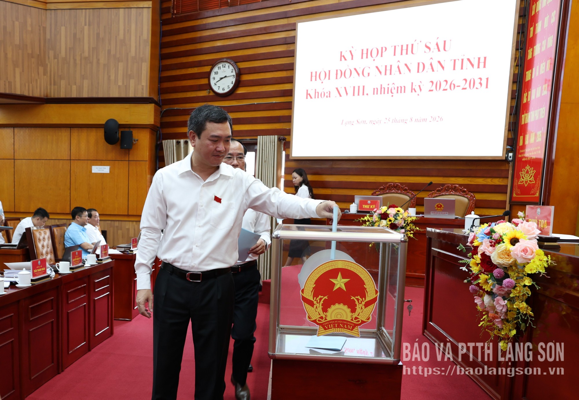 Đồng chí Nguyễn Cảnh Toàn, Phó Bí thư Tỉnh ủy, Chủ tịch UBND tỉnh bỏ phiếu bầu Uỷ viên UBND tỉnh khóa XVIII, nhiệm kỳ 2026 - 2031