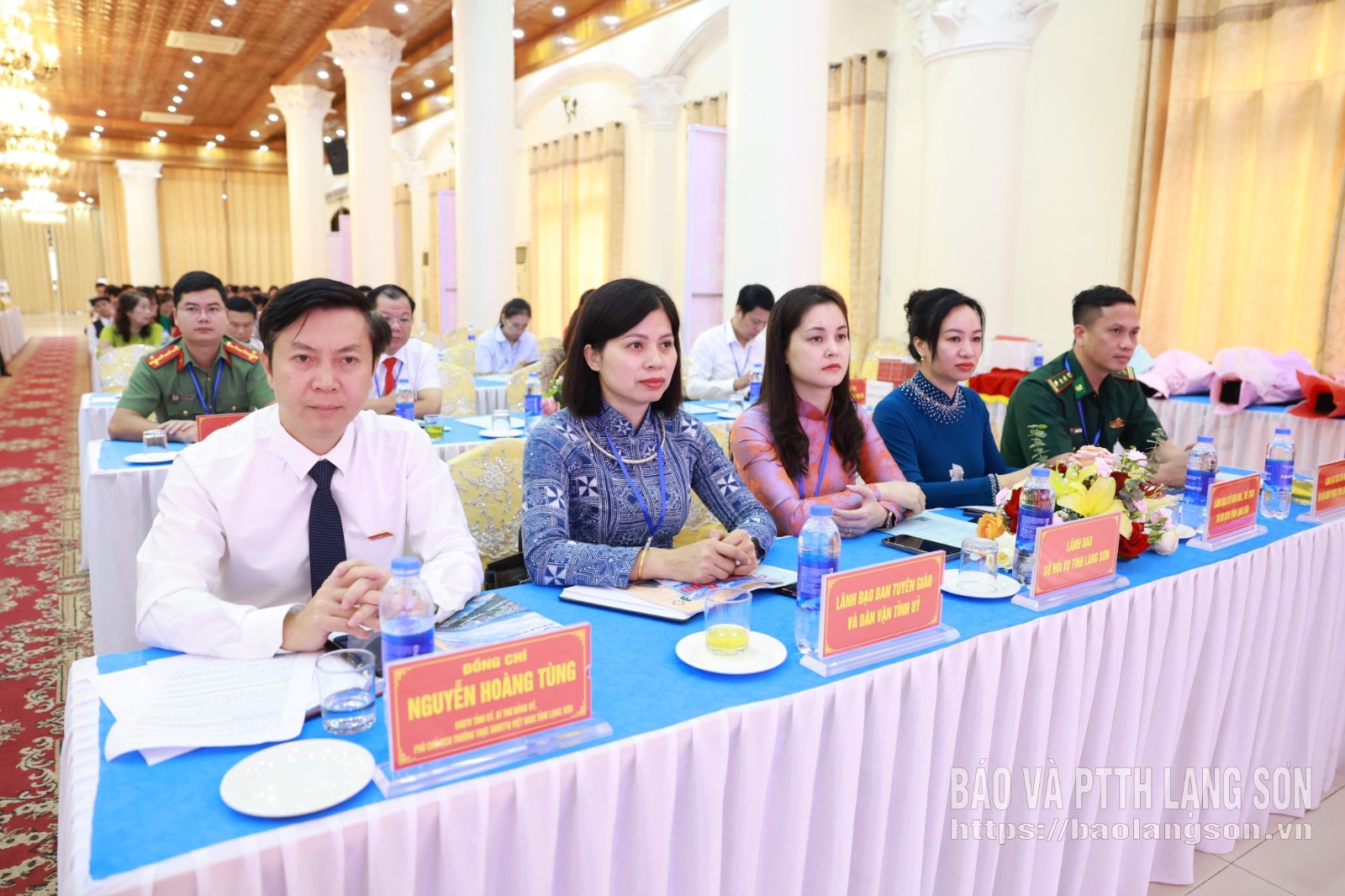 Các đại biểu tham dự đại hội