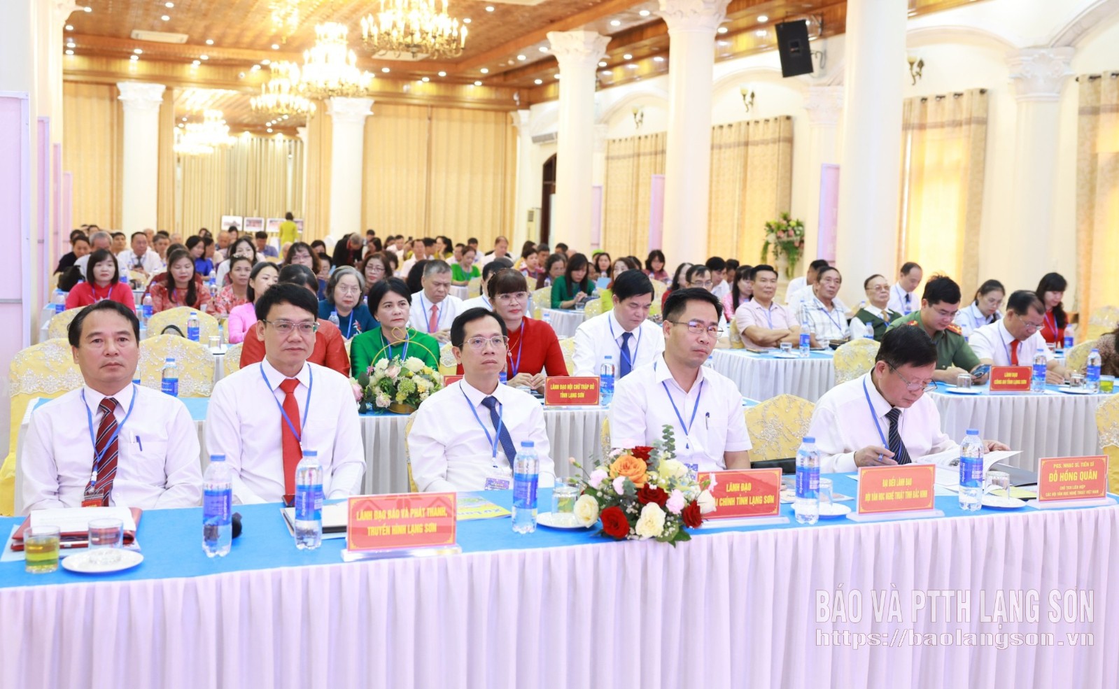 Các đại biểu tham dự đại hội