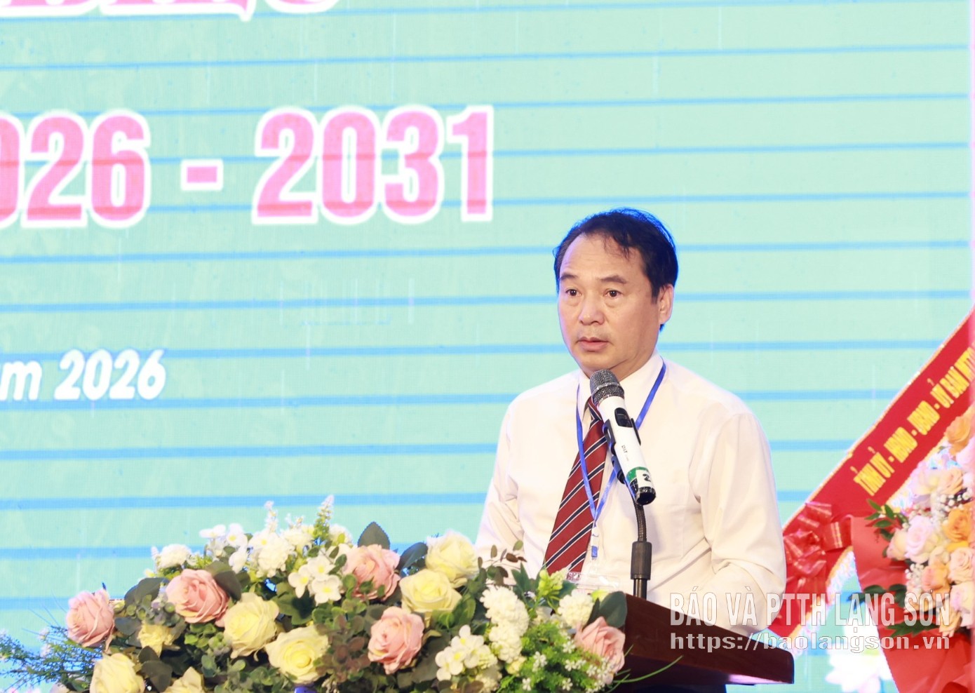 Lãnh đạo Hội Văn học Nghệ thuật tỉnh phát biểu khai mạc đại hội