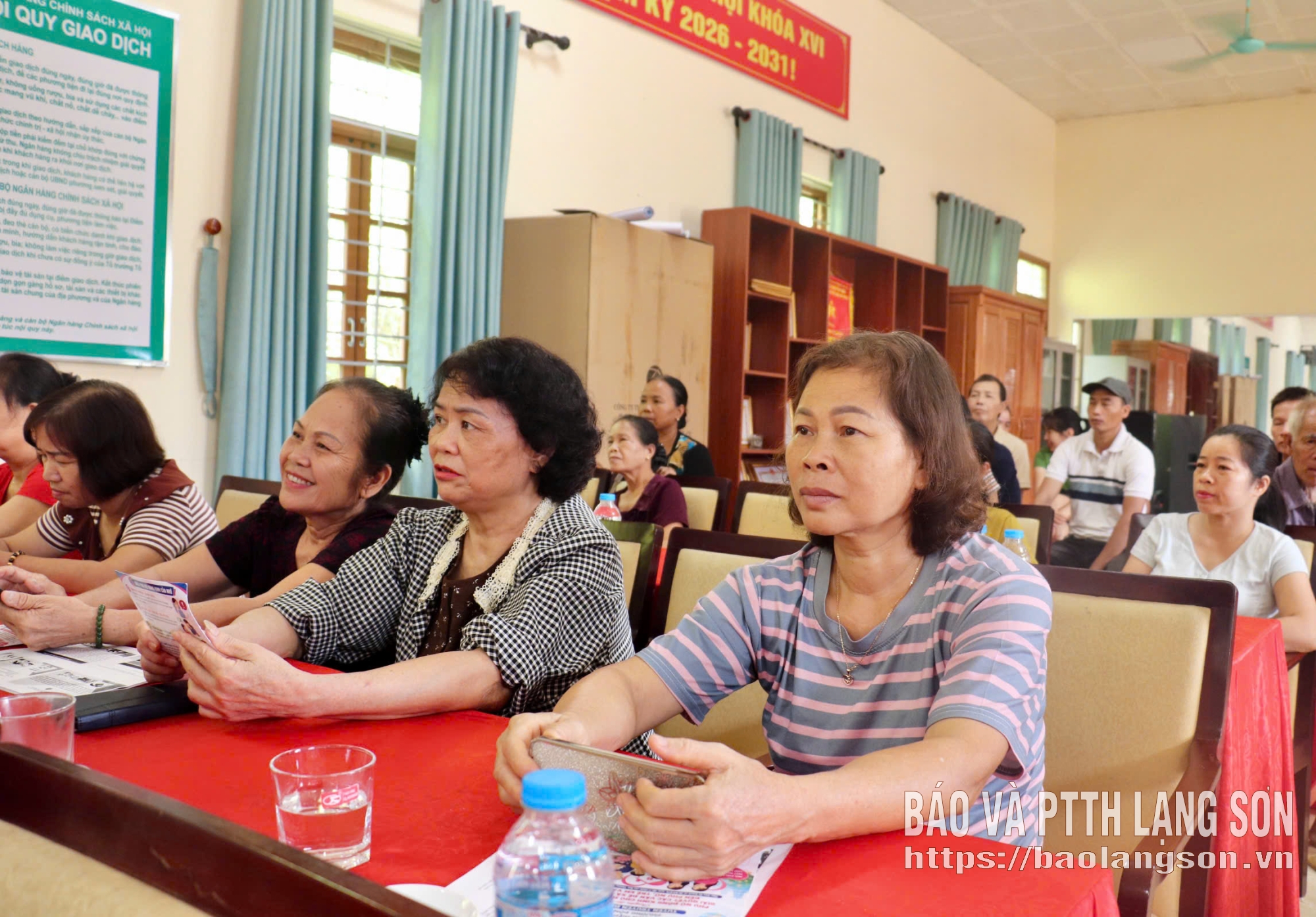 Các đại biểu tham dự hội nghị