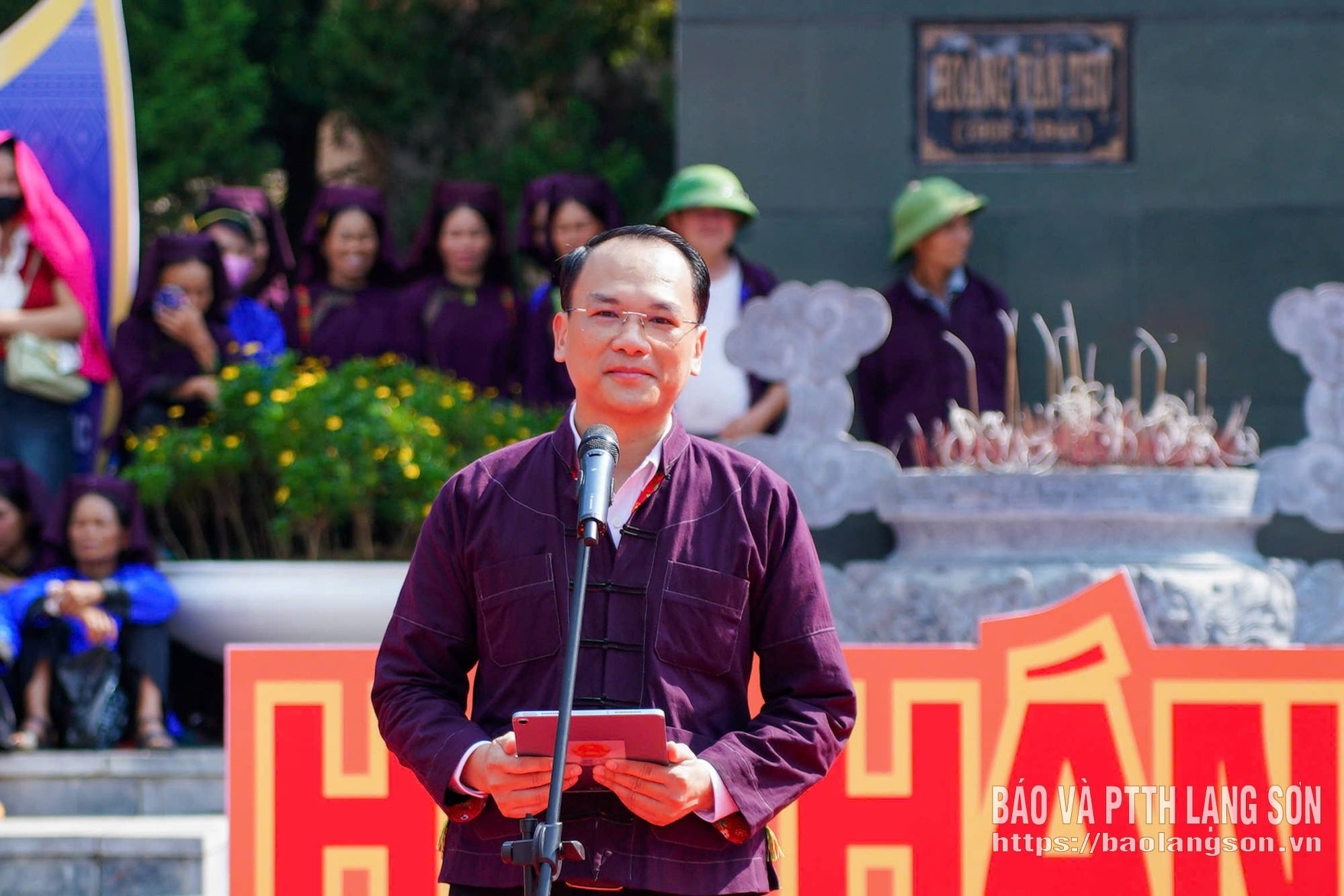 Lãnh đạo Sở Văn hoá, Thể thao và Du lịch tỉnh phát biểu khai mạc hội Háng Pỉnh năm 2026