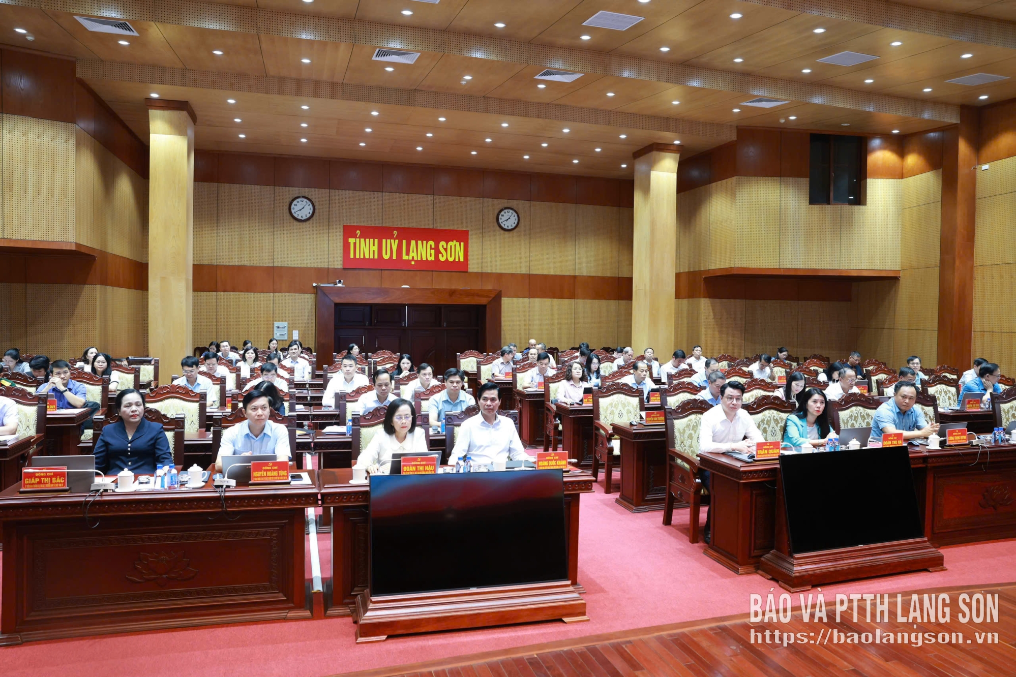 Các đại biểu dự hội nghị