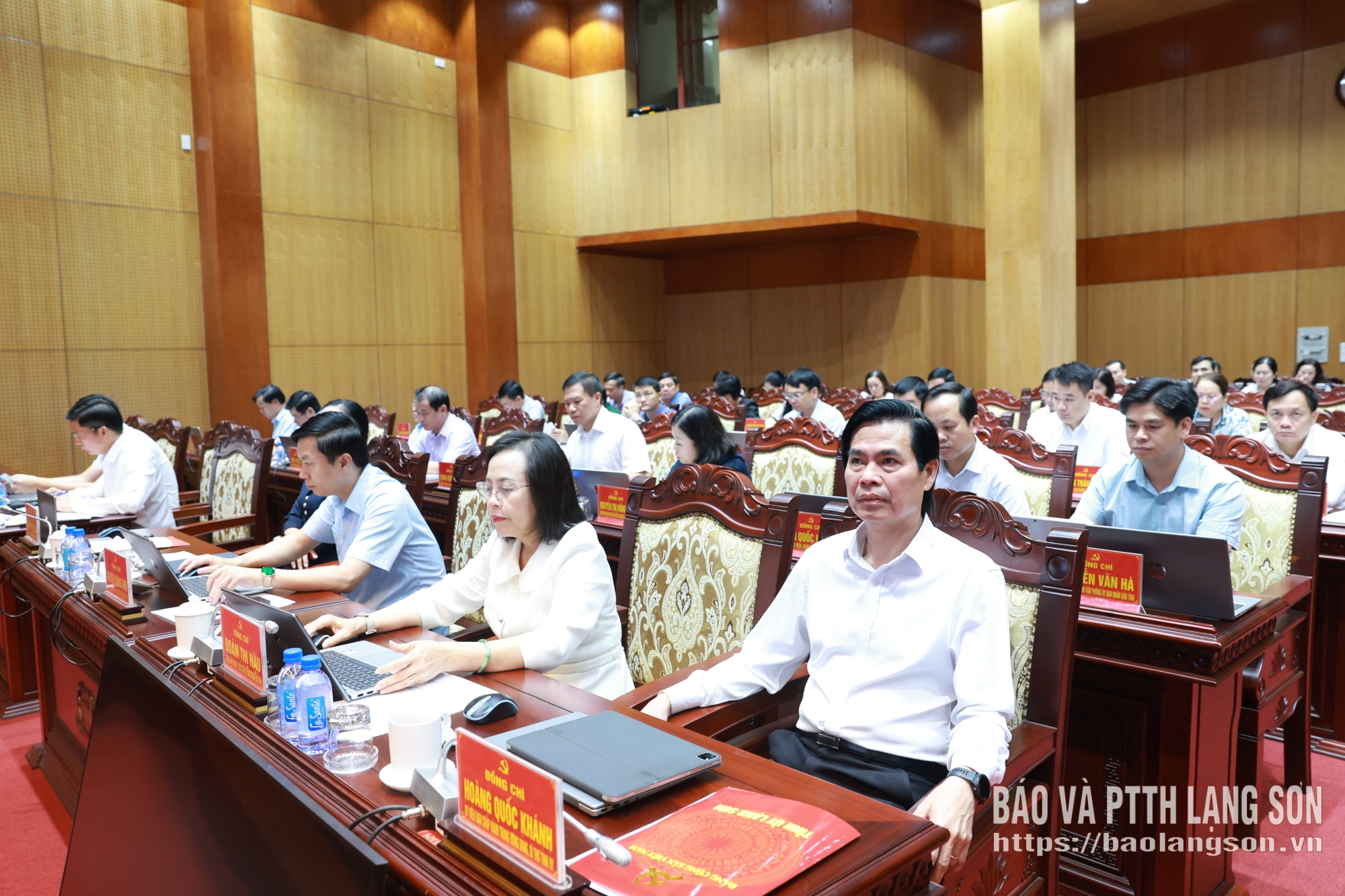 Các đồng chí lãnh đạo tỉnh dự hội nghị